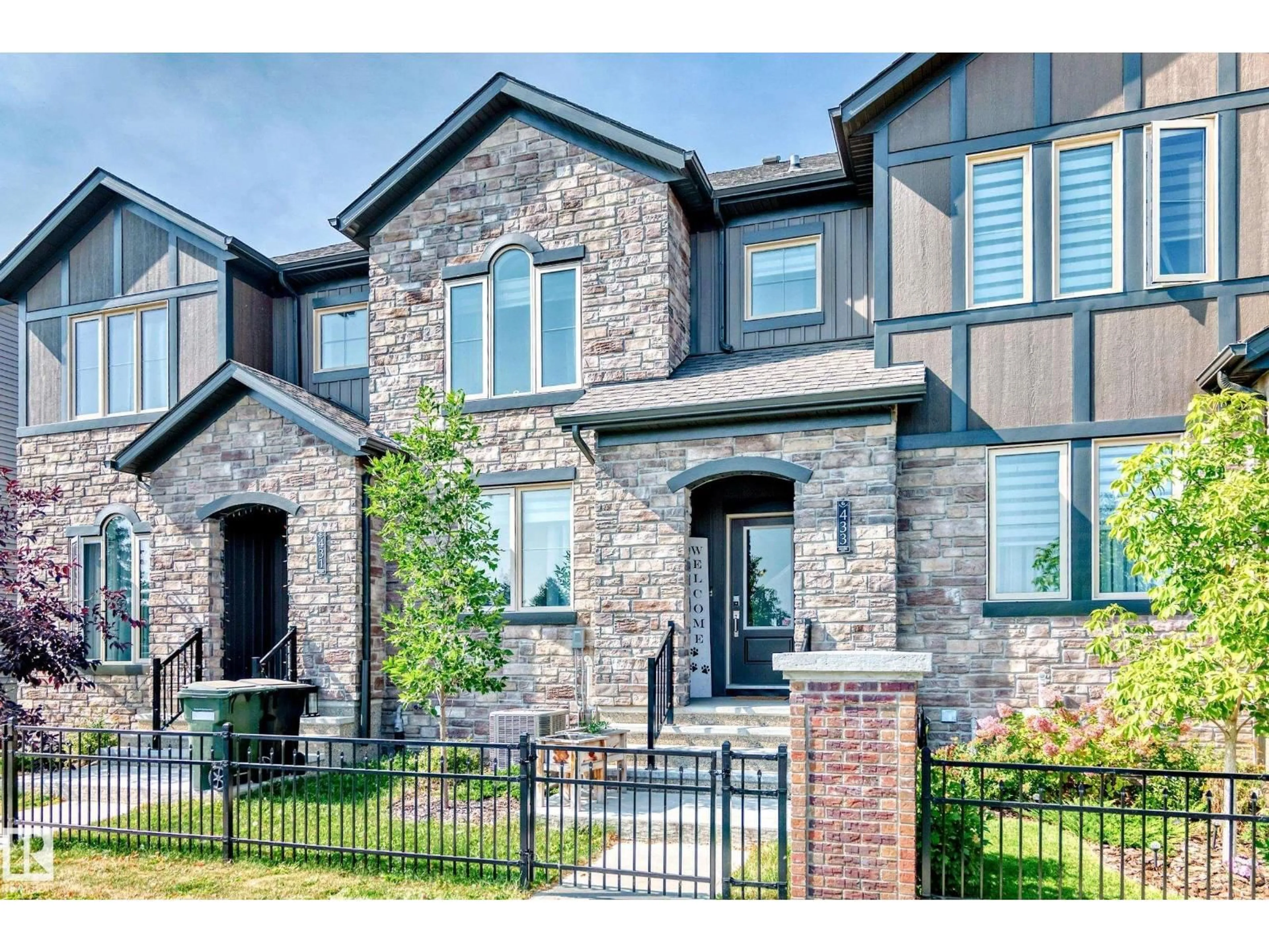 Home with brick exterior material, street for 433 PIONEER RD, Spruce Grove Alberta T7X0Z9