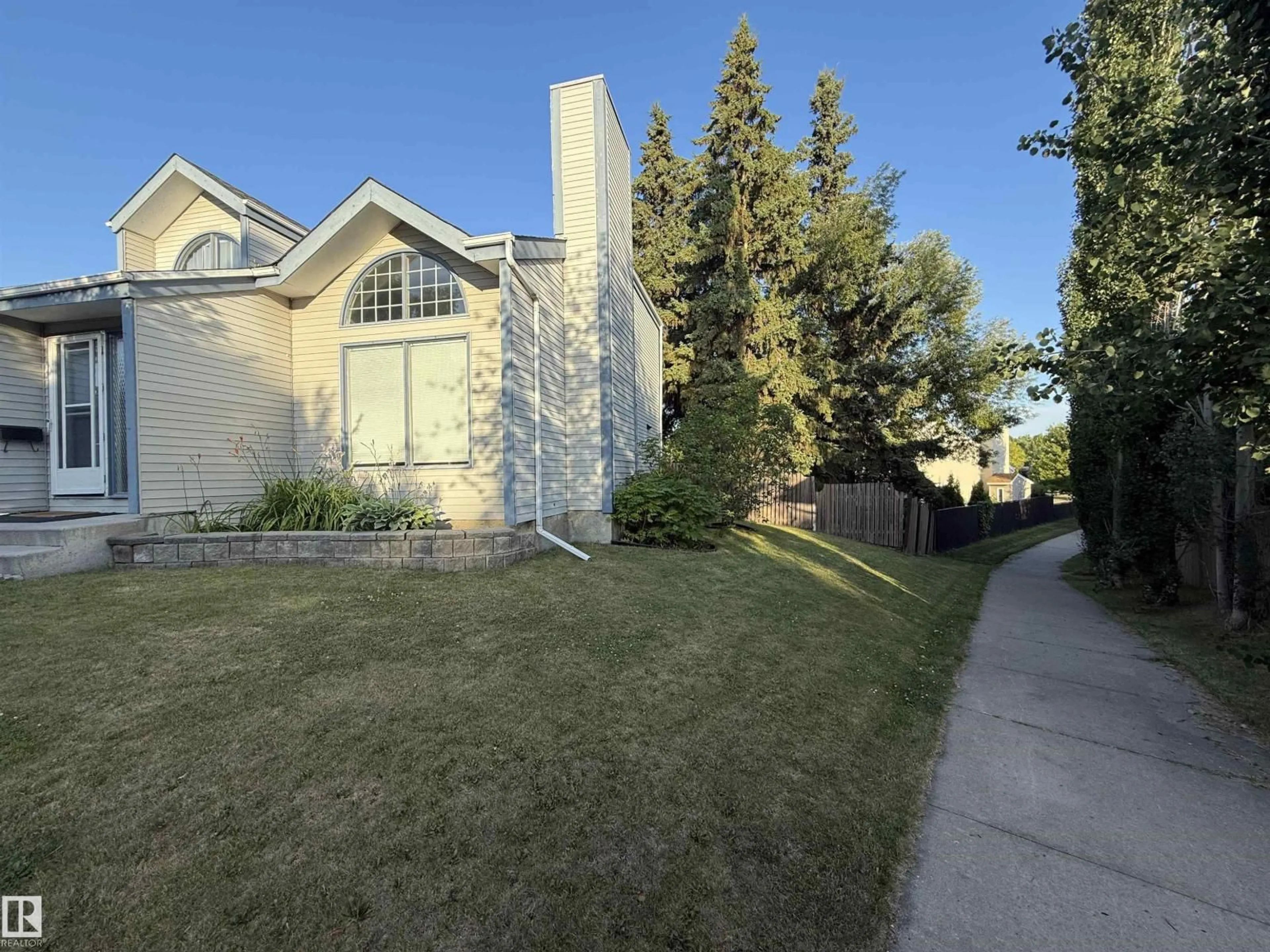 Unknown for 57 WOODCREST AV, St. Albert Alberta T8N3H8