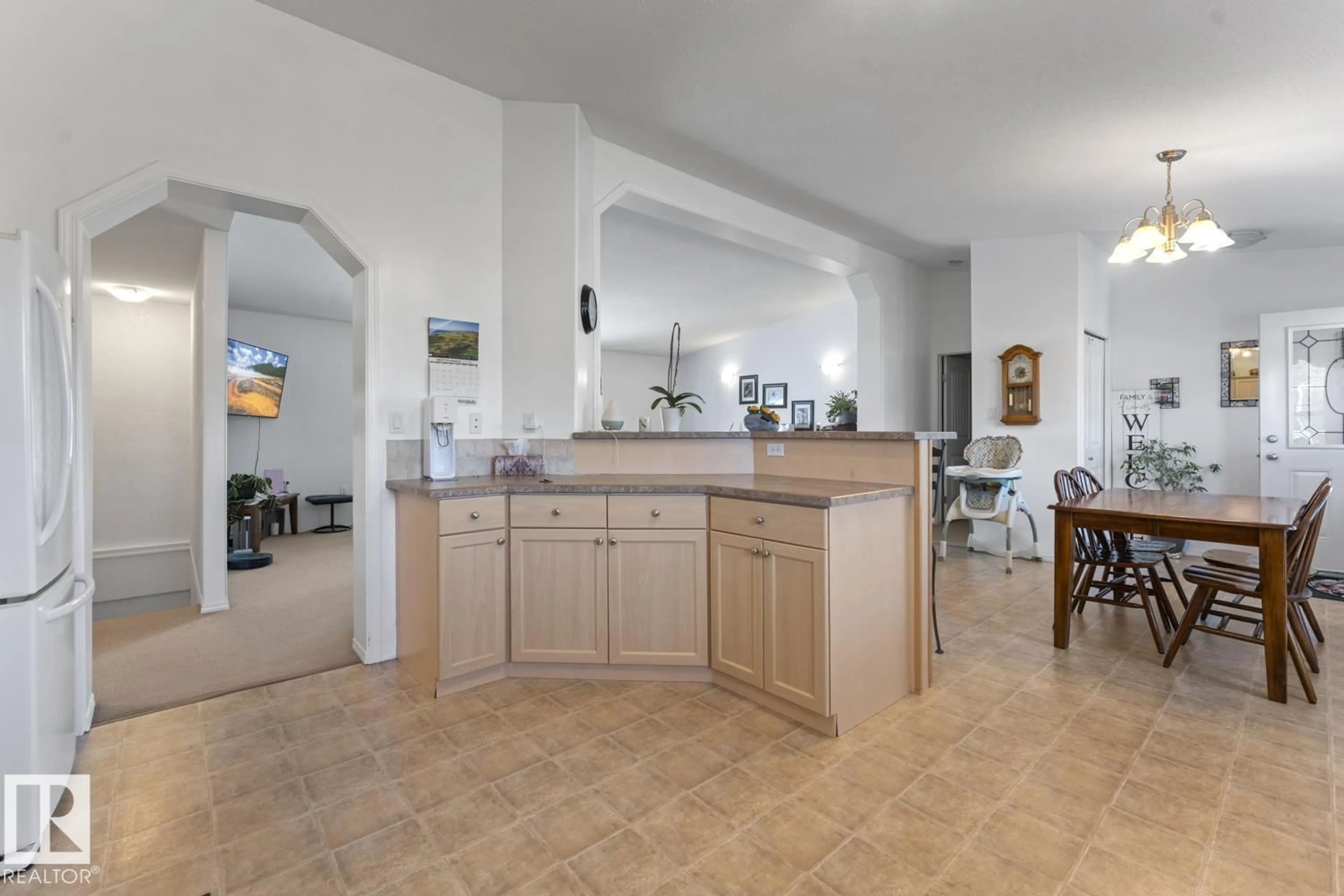 Open concept kitchen, ceramic/tile floor for 3808 2ND ST, Mallaig Alberta T0A2K0