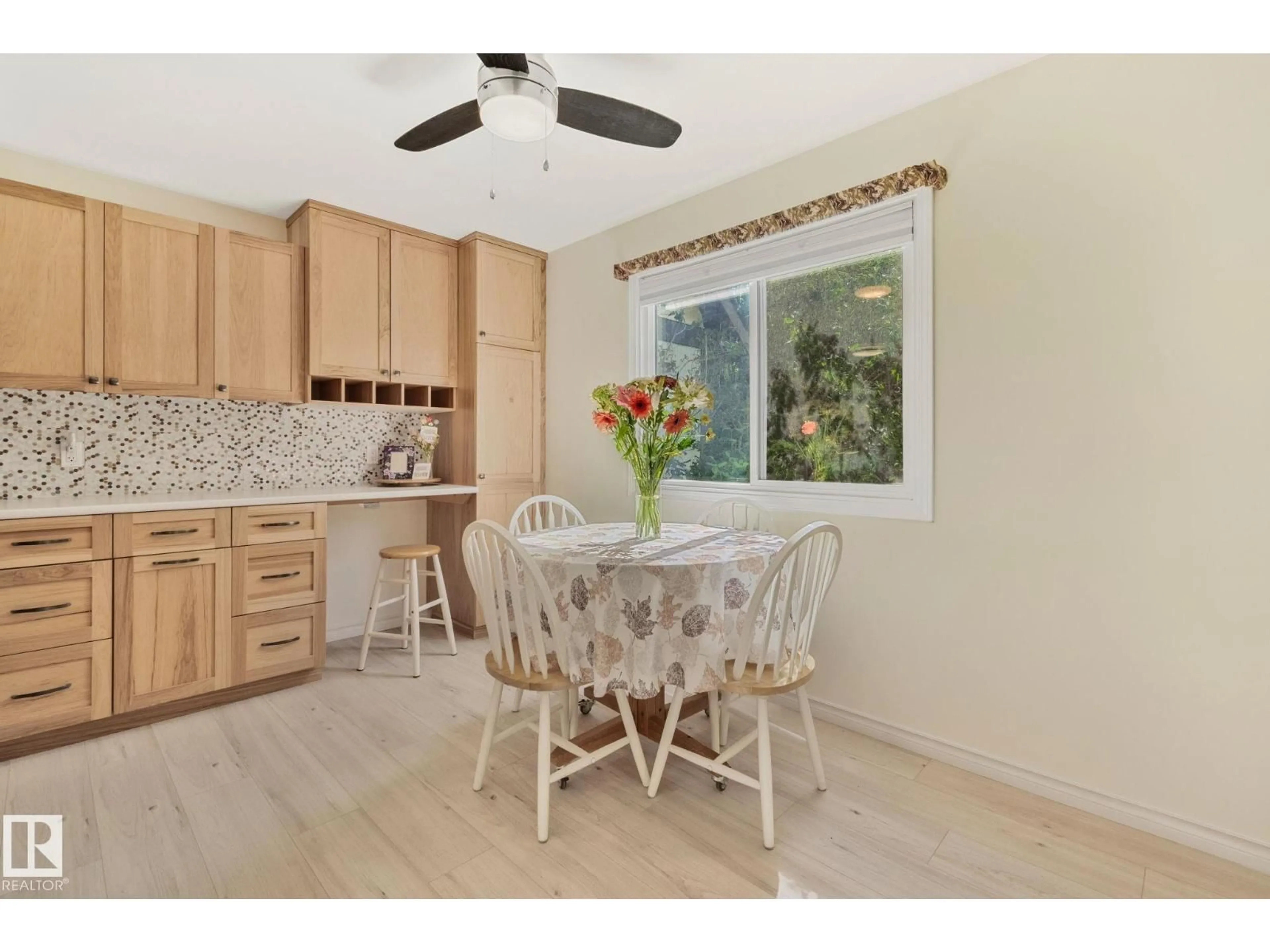 Unknown for 116 WOODSTOCK NW, Edmonton Alberta T5T0H6