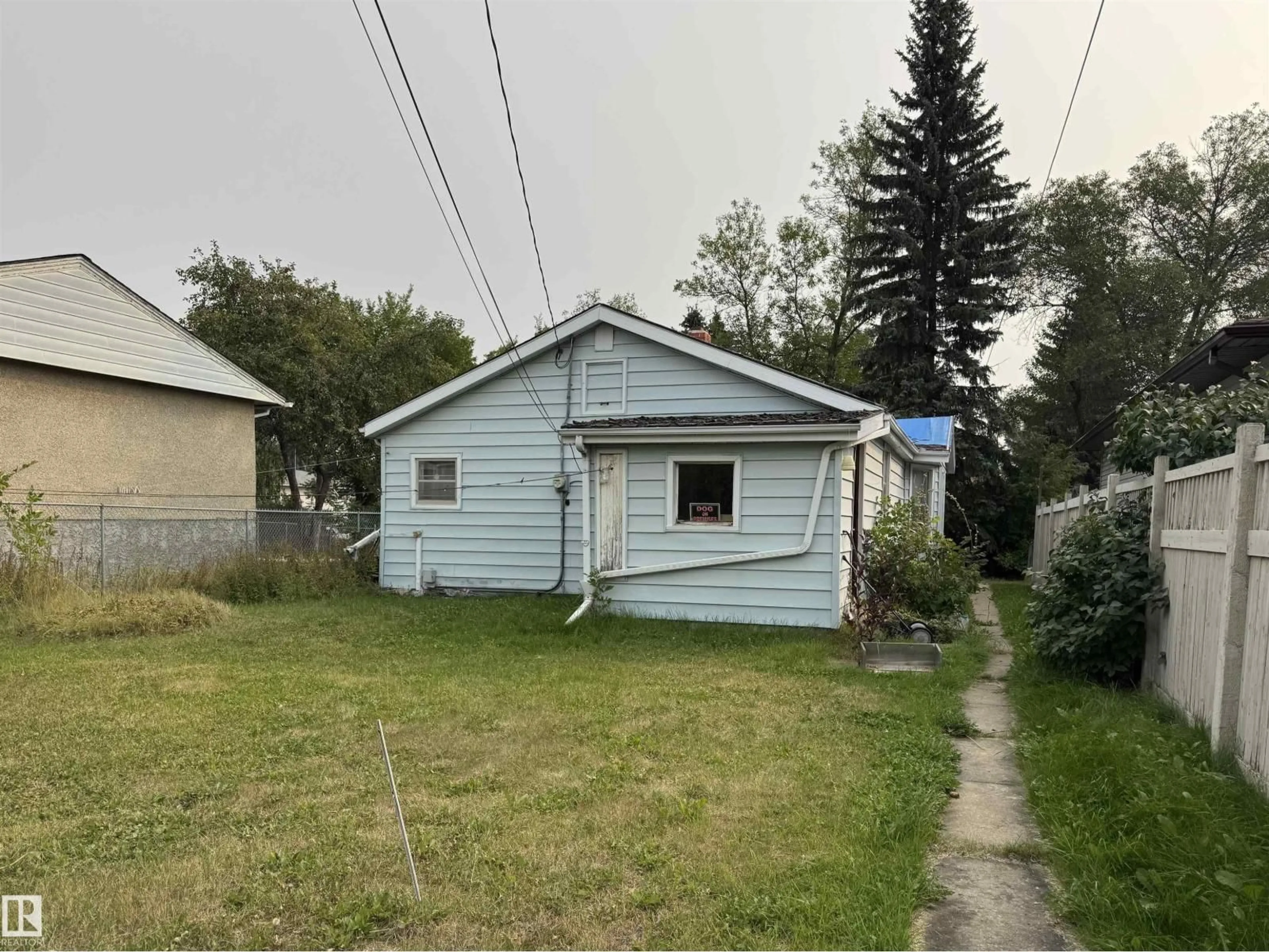 Shed for 10328 80 ST, Edmonton Alberta T6A3J4
