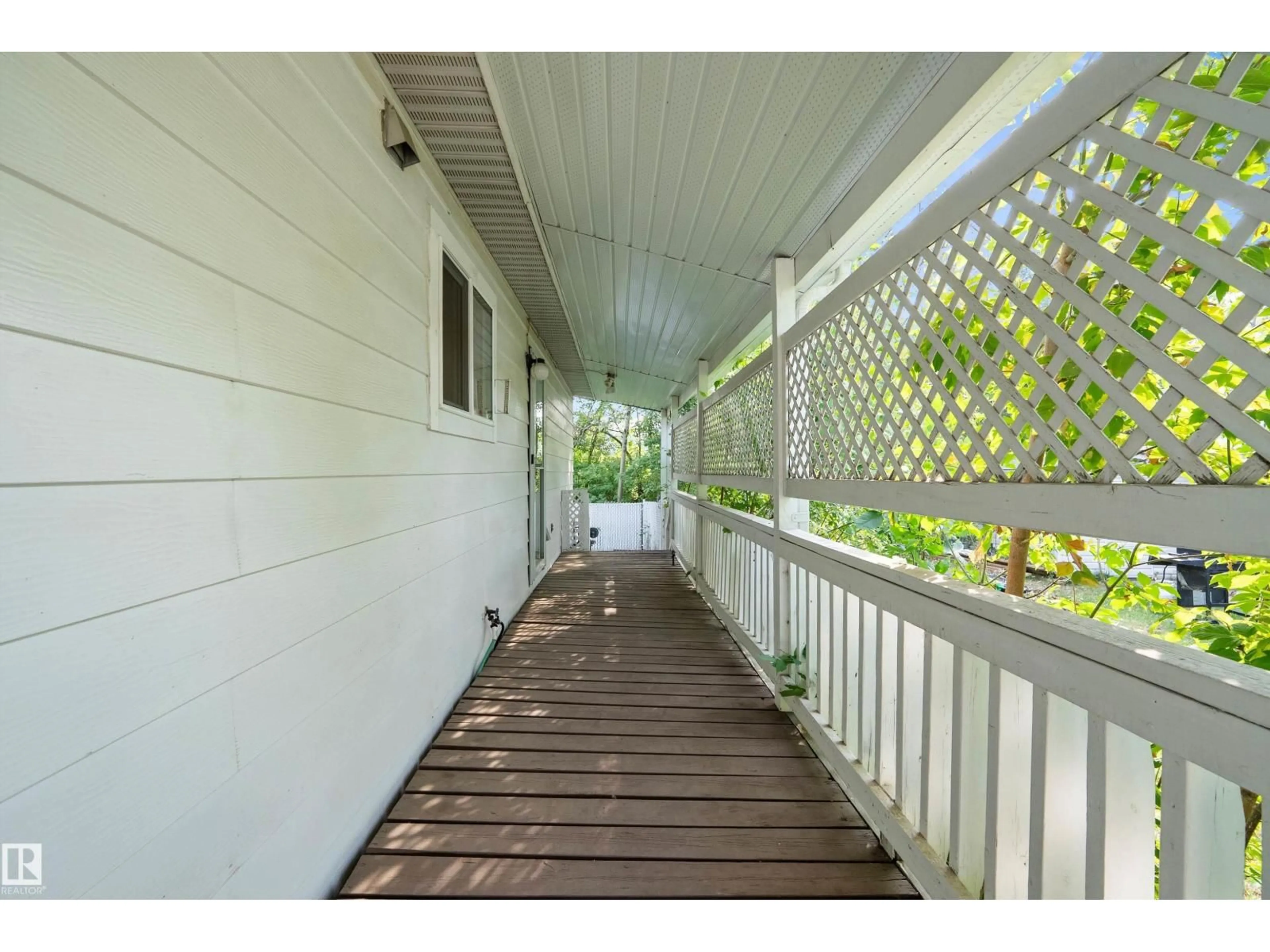 Patio, street for 95 RIDGEWAY DR, Edmonton Alberta T6P1G7