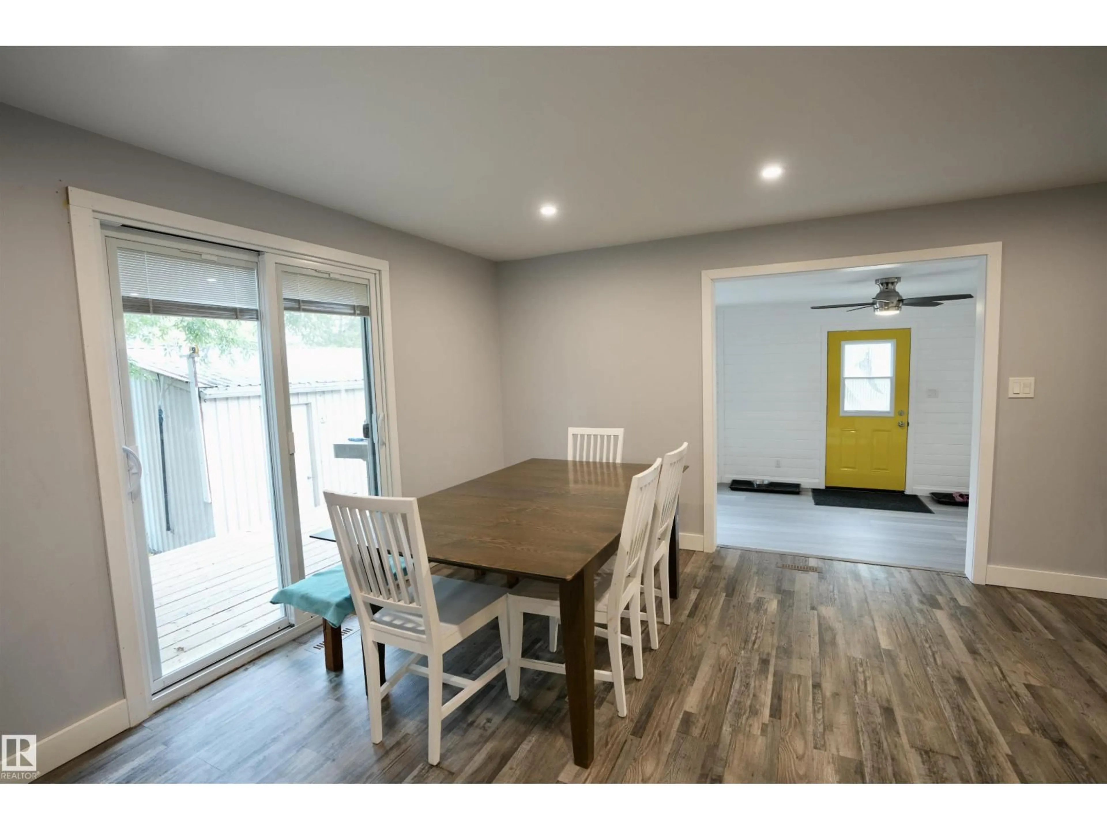 Dining room, wood/laminate floor for 102 - 450 RNG RD, Rural St. Paul County Alberta T0A3A0