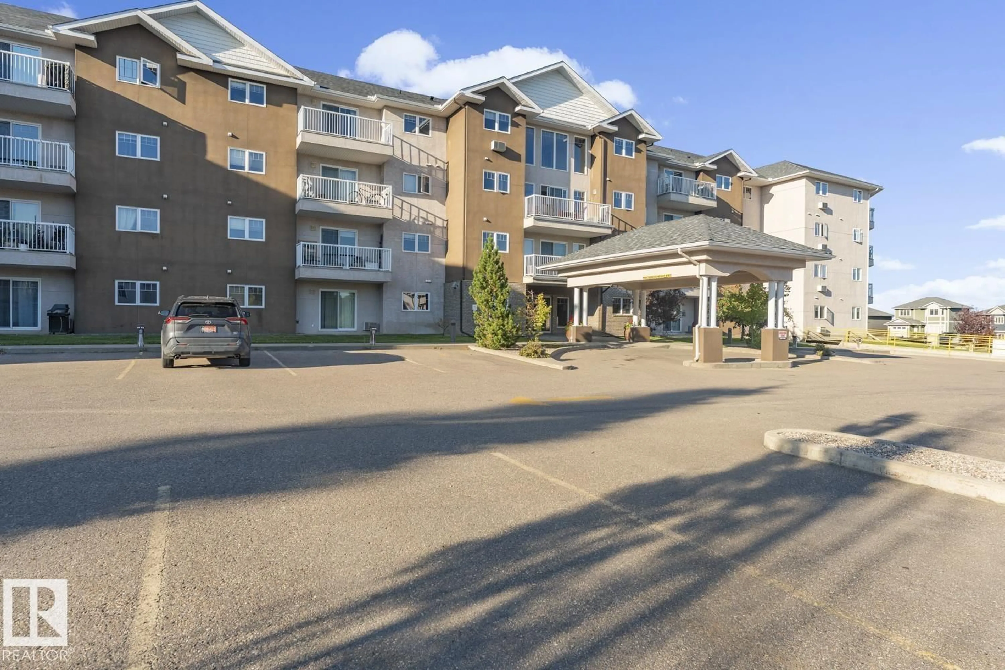 Patio, building for 901 - 3407 16 ST, Cold Lake Alberta T9M1K1