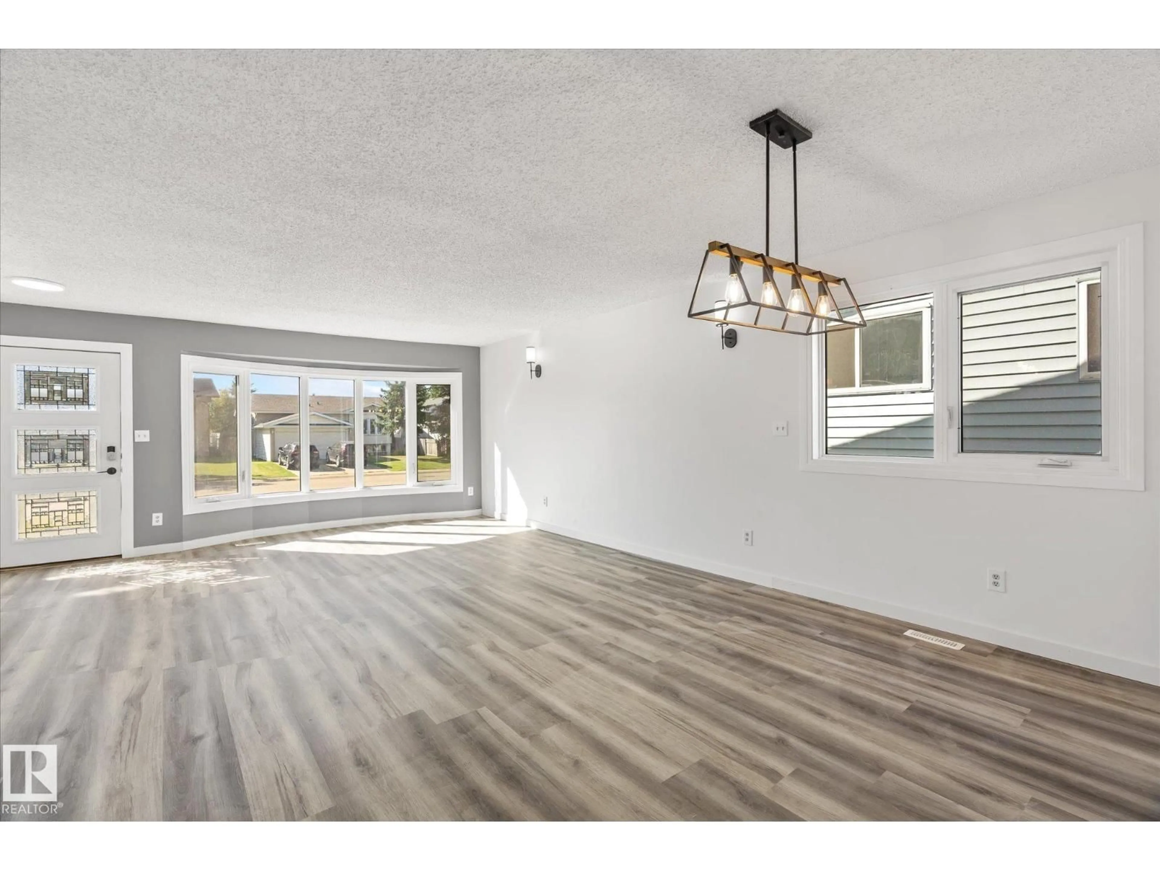 A pic of a room for 4528 29 AV, Edmonton Alberta T6L4S4