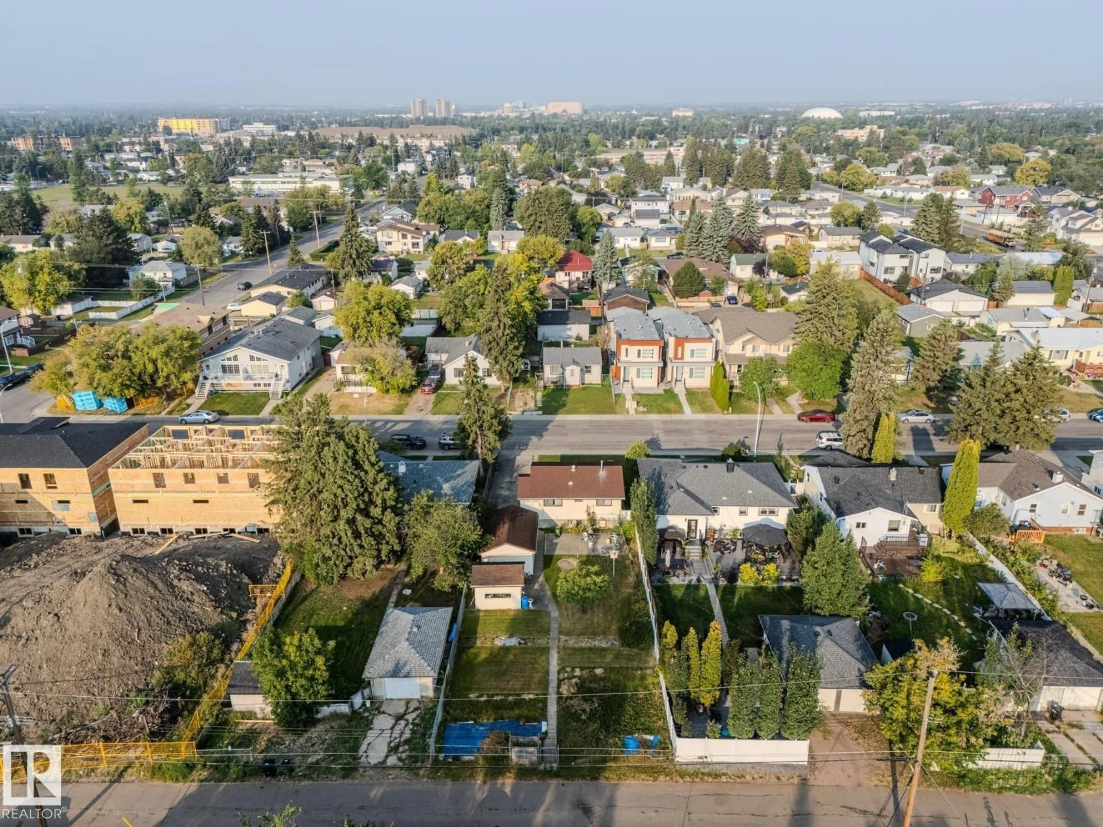 A pic from outside/outdoor area/front of a property/back of a property/a pic from drone, city buildings view from balcony for NW - 9021 150 ST, Edmonton Alberta T5R1E8