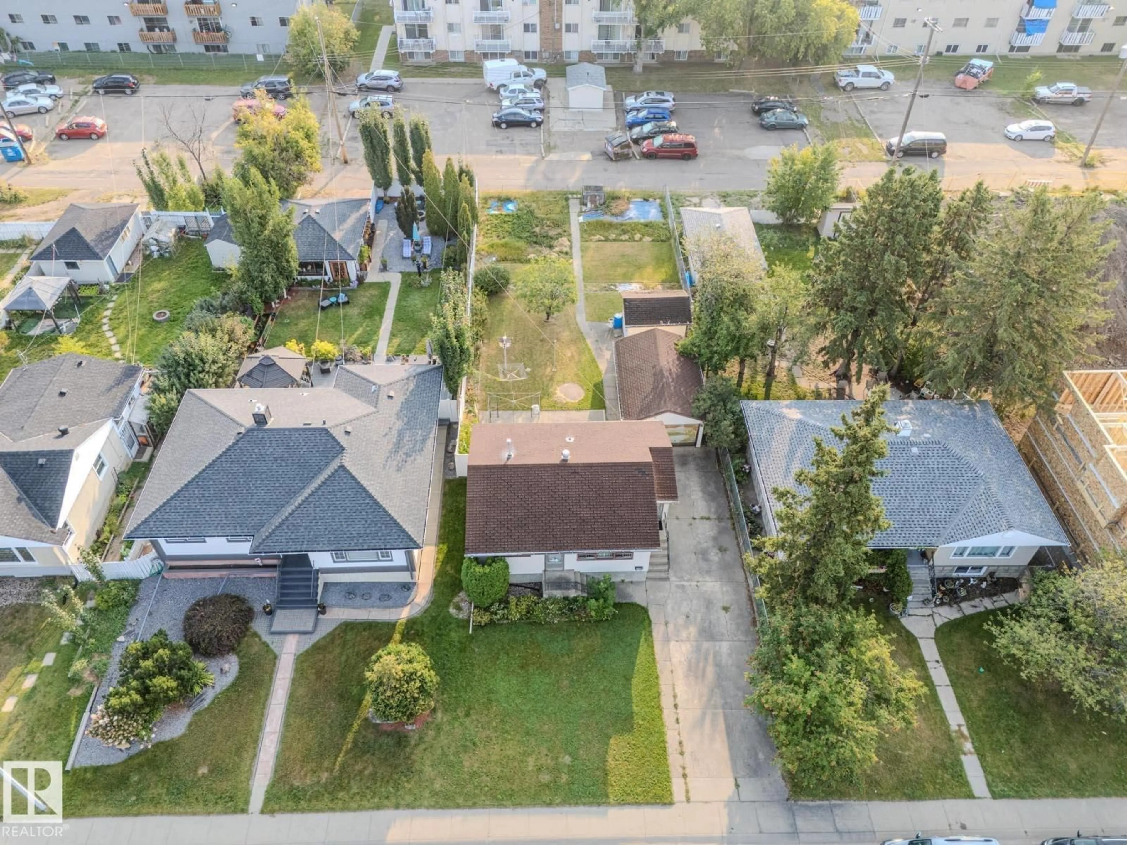 A pic from outside/outdoor area/front of a property/back of a property/a pic from drone, street for NW - 9021 150 ST, Edmonton Alberta T5R1E8