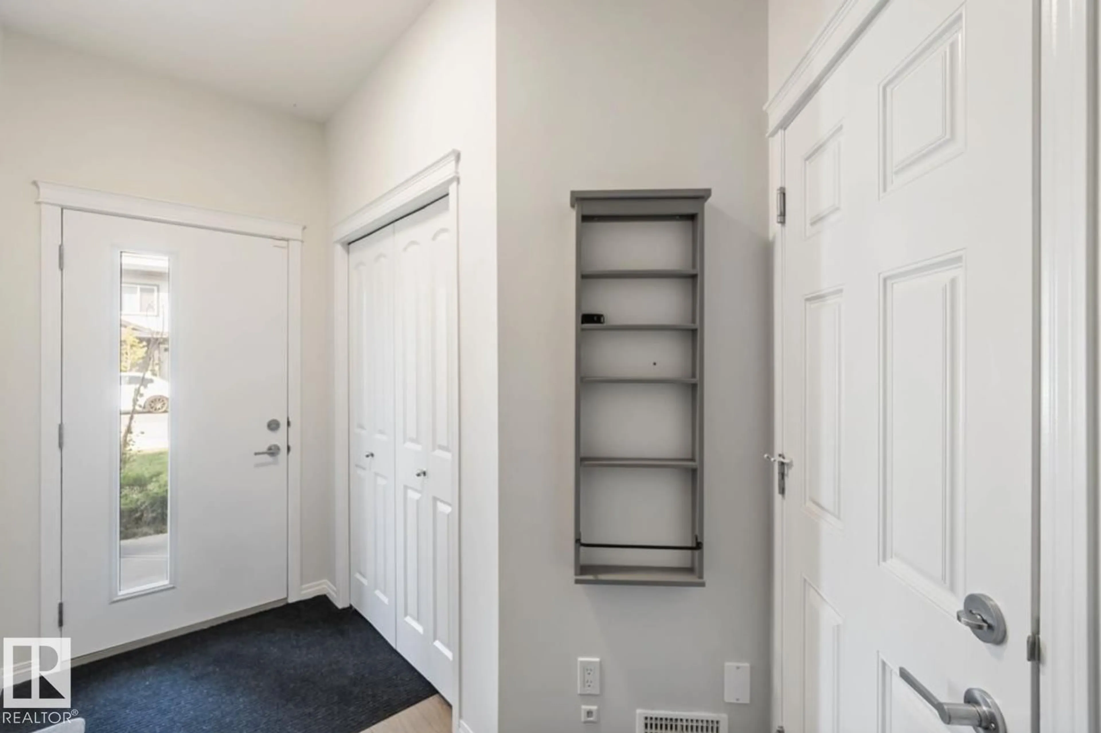 Indoor entryway for SW - 1531 157 STREET, Edmonton Alberta T6W4J8
