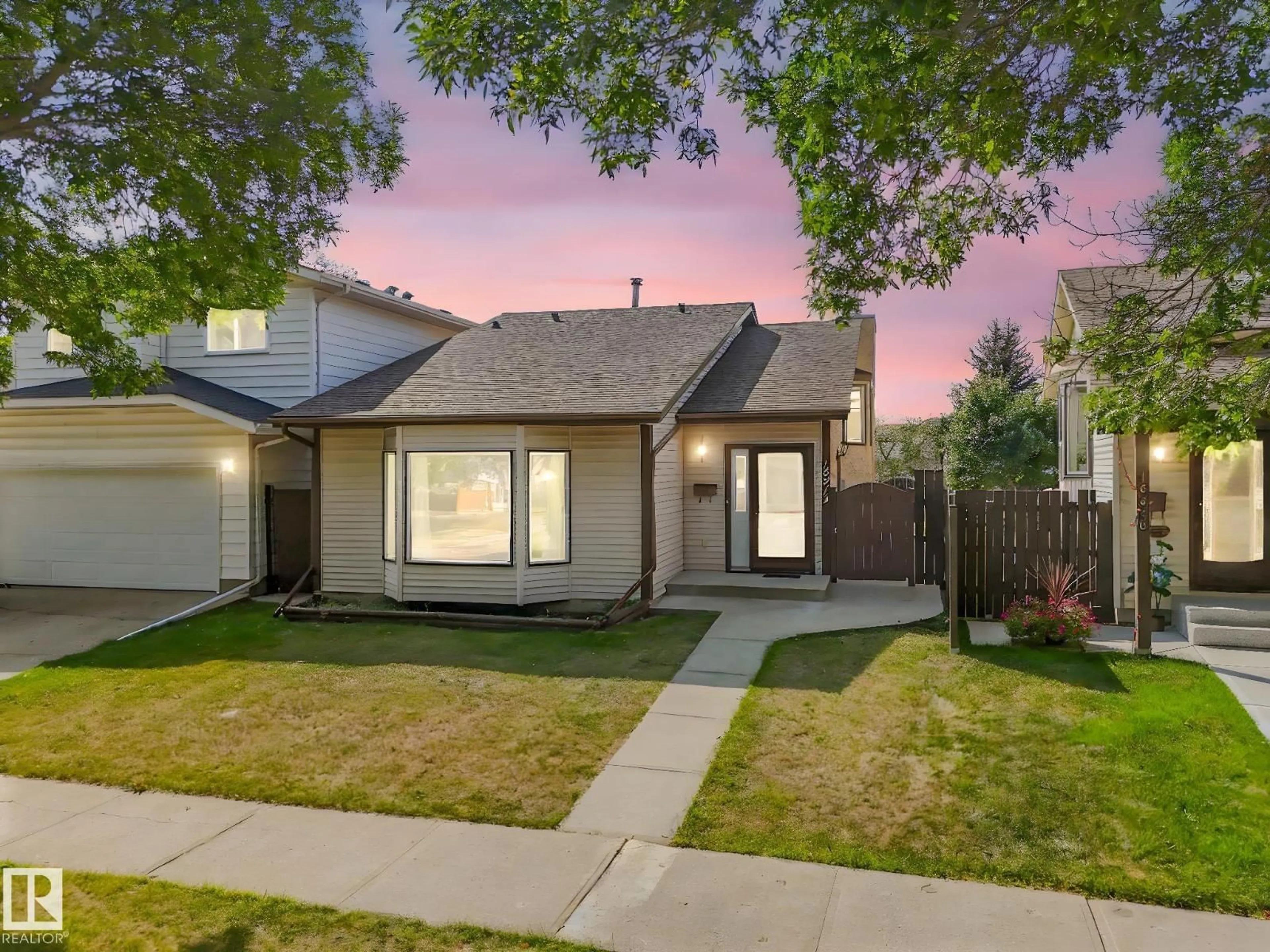 Unknown for 16812 95 ST, Edmonton Alberta T5Z1Y4