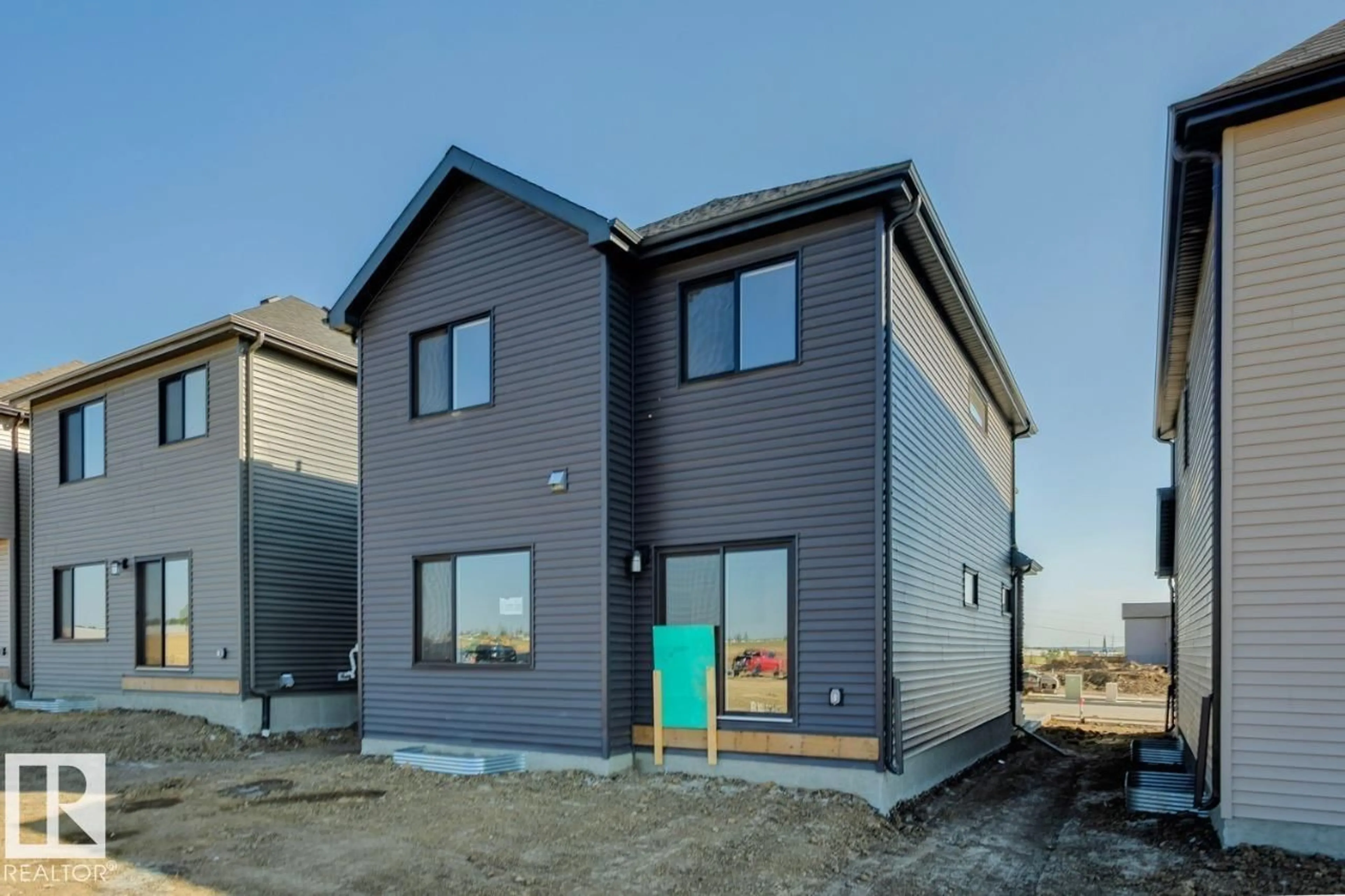 Home with vinyl exterior material, street for 6 CHARTRES CL, St. Albert Alberta T8N0R6