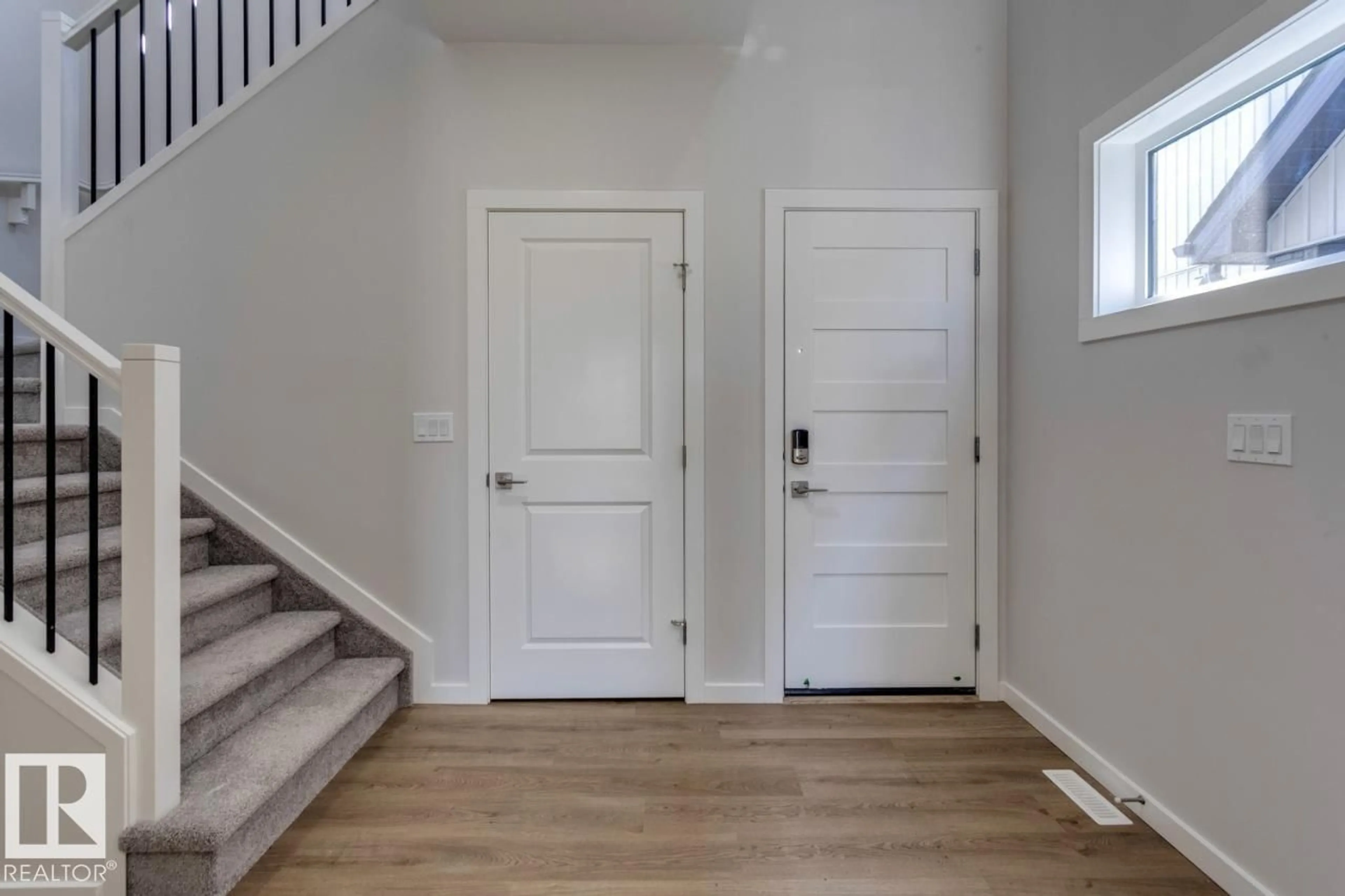 Indoor entryway for 6 CHARTRES CL, St. Albert Alberta T8N0R6