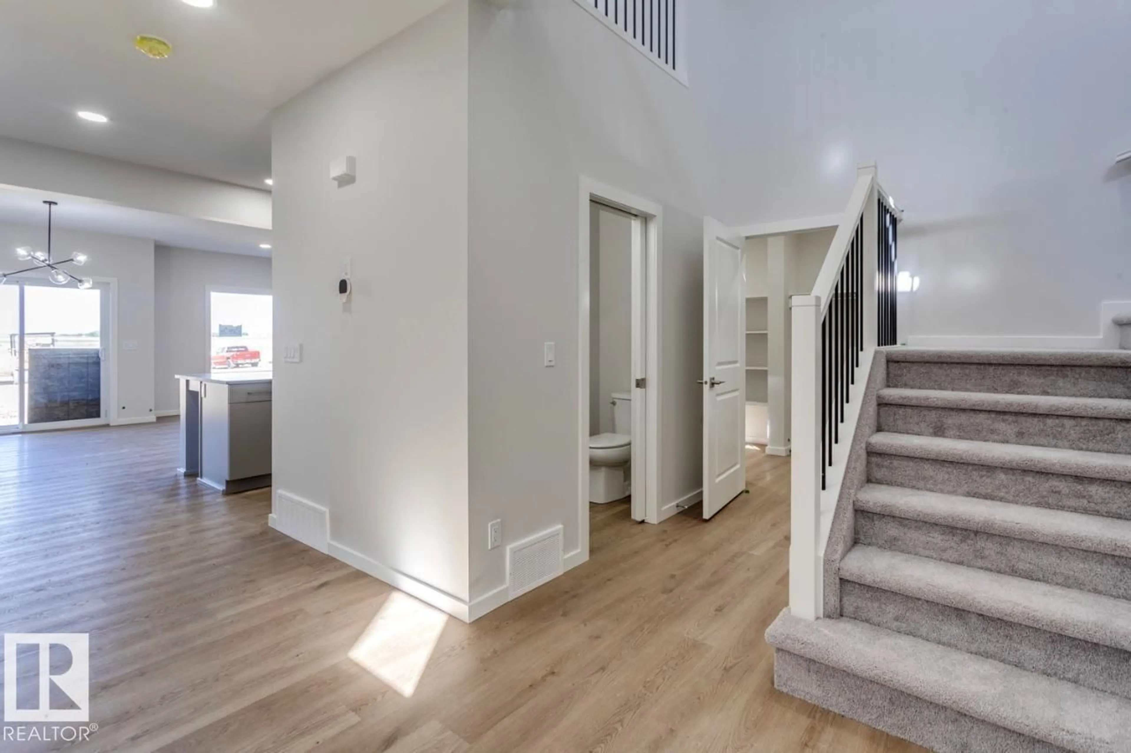 Indoor entryway for 6 CHARTRES CL, St. Albert Alberta T8N0R6
