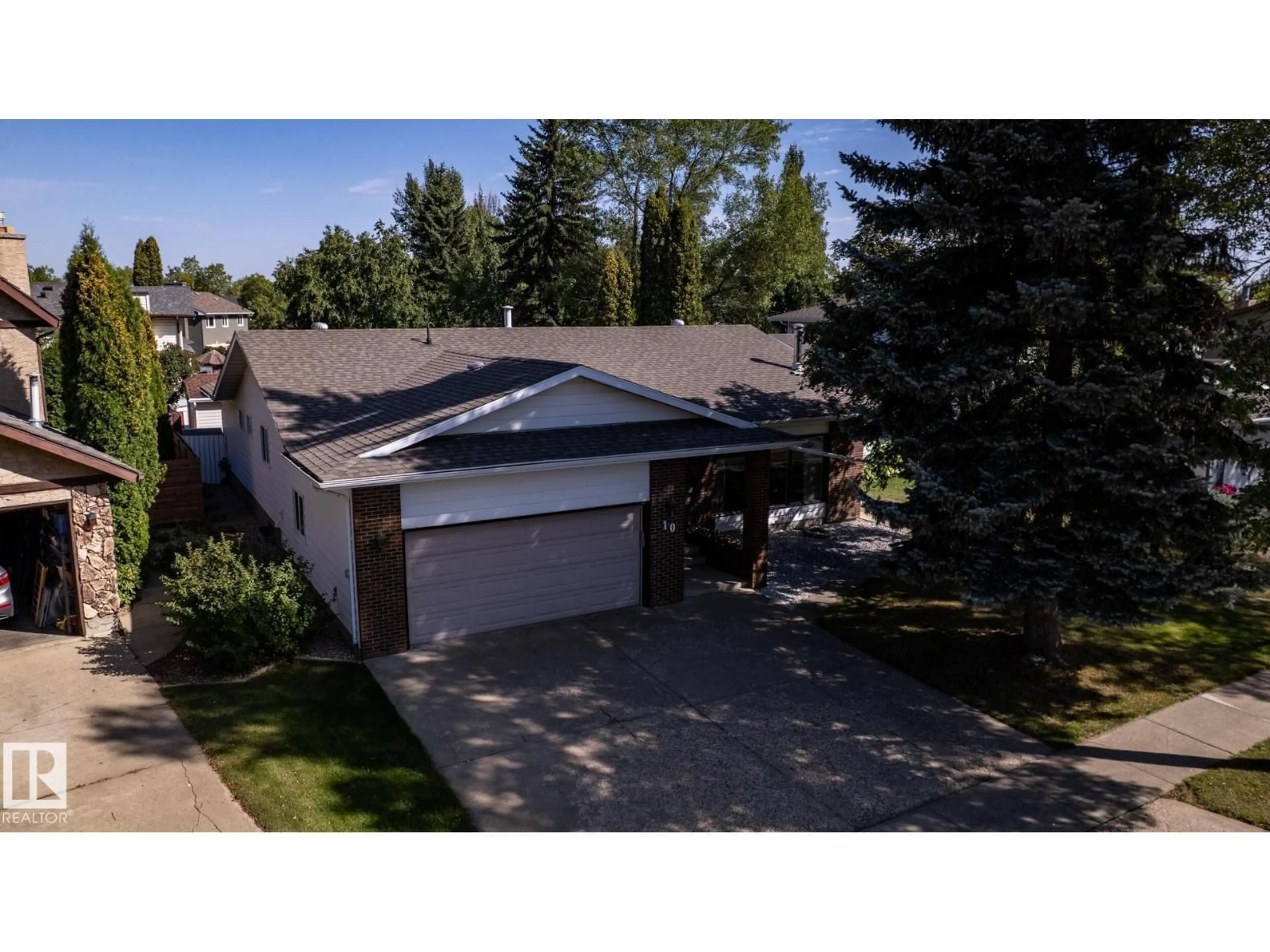 A pic from outside/outdoor area/front of a property/back of a property/a pic from drone, street for 10 LORNE CR, St. Albert Alberta T8N3R2