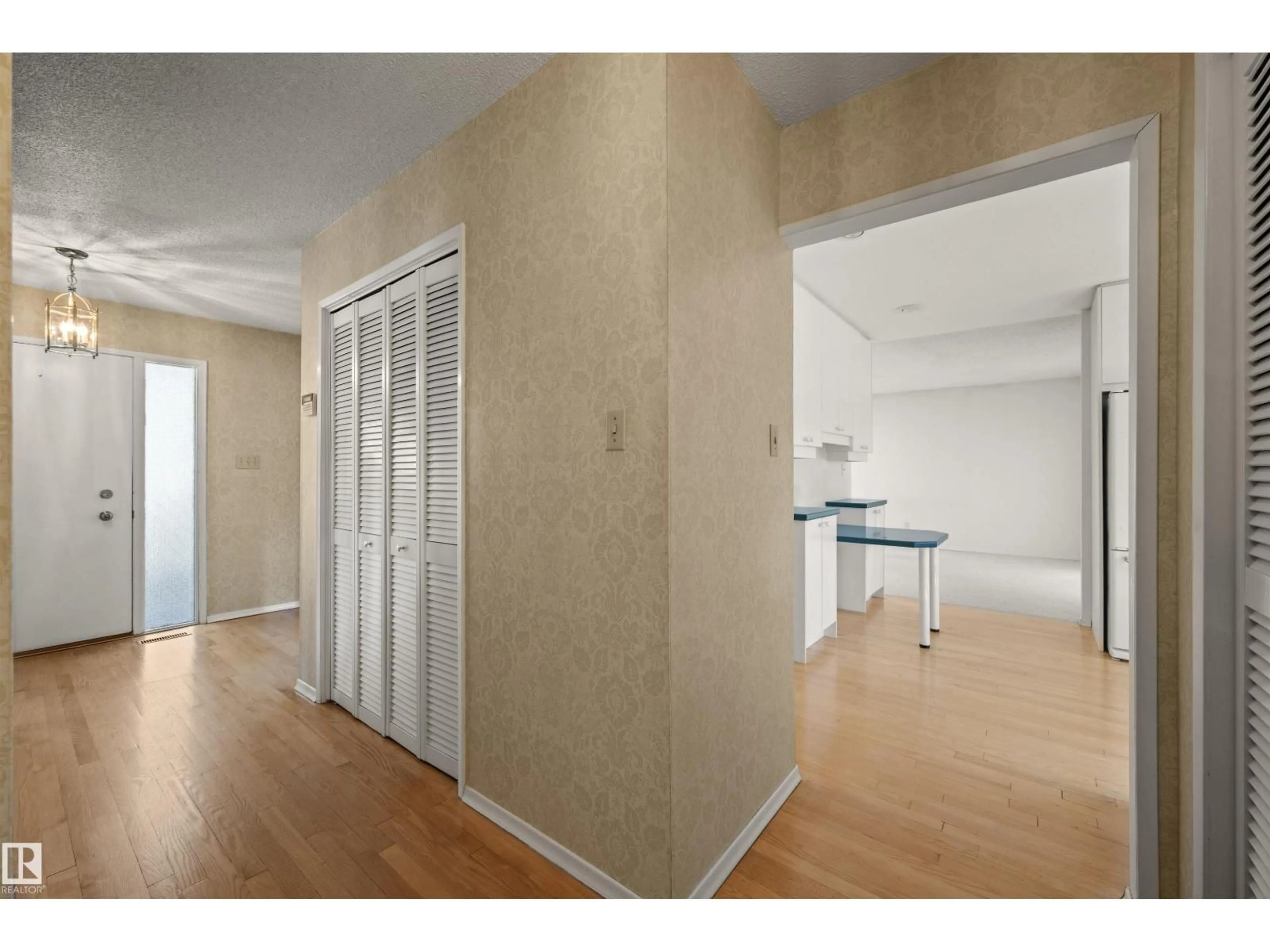 Unknown for 12411 47 AV, Edmonton Alberta T6H0B3