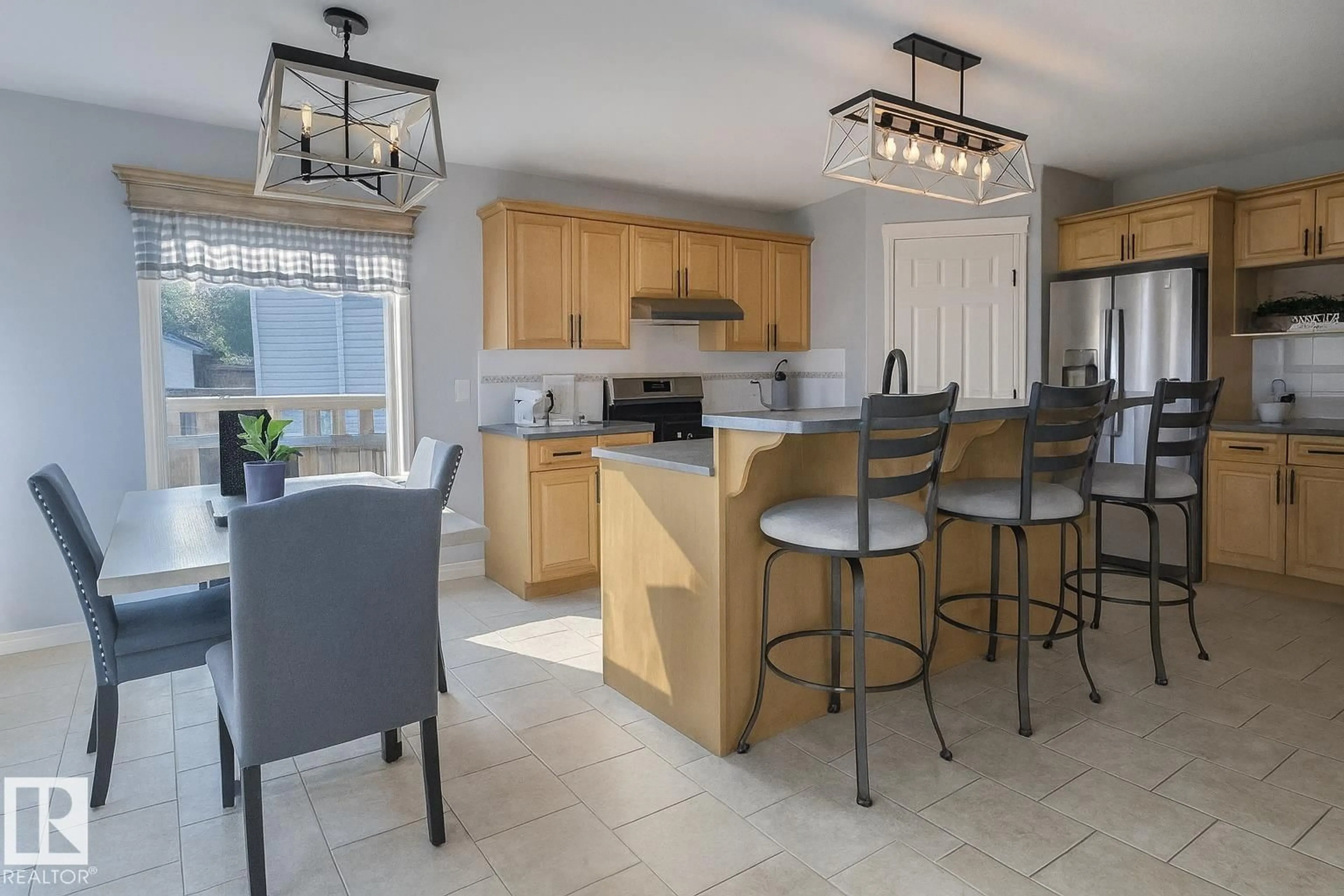 Open concept kitchen, ceramic/tile floor for 12 WESTERRA CO, Stony Plain Alberta T7Z2X1