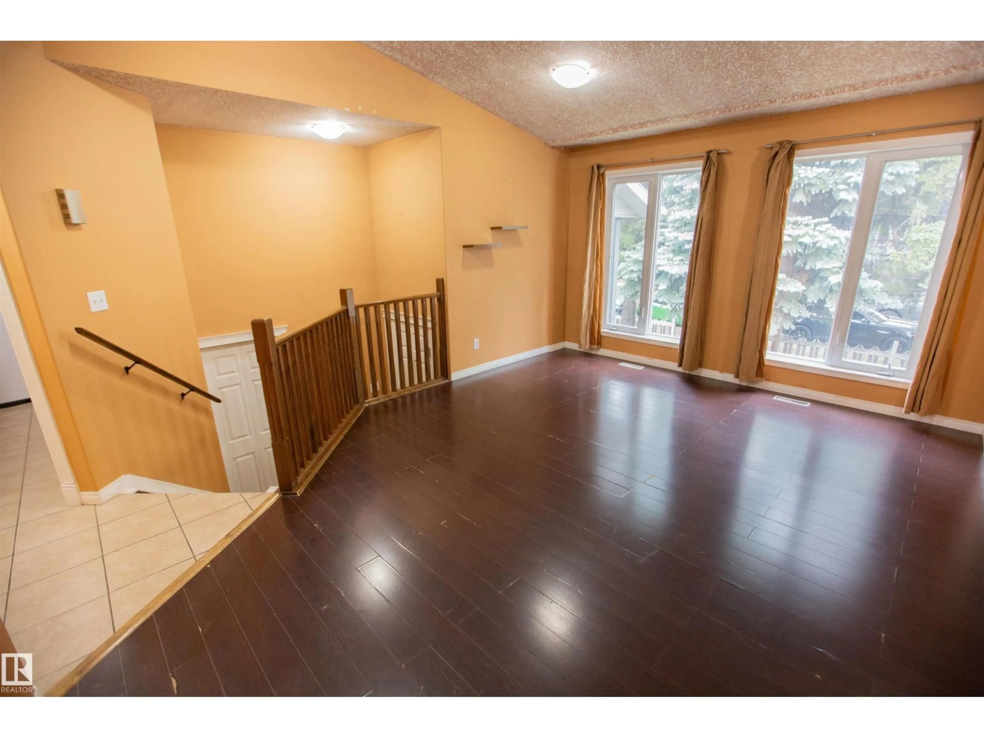 Unknown for 12422 88 ST, Edmonton Alberta T5B3T2