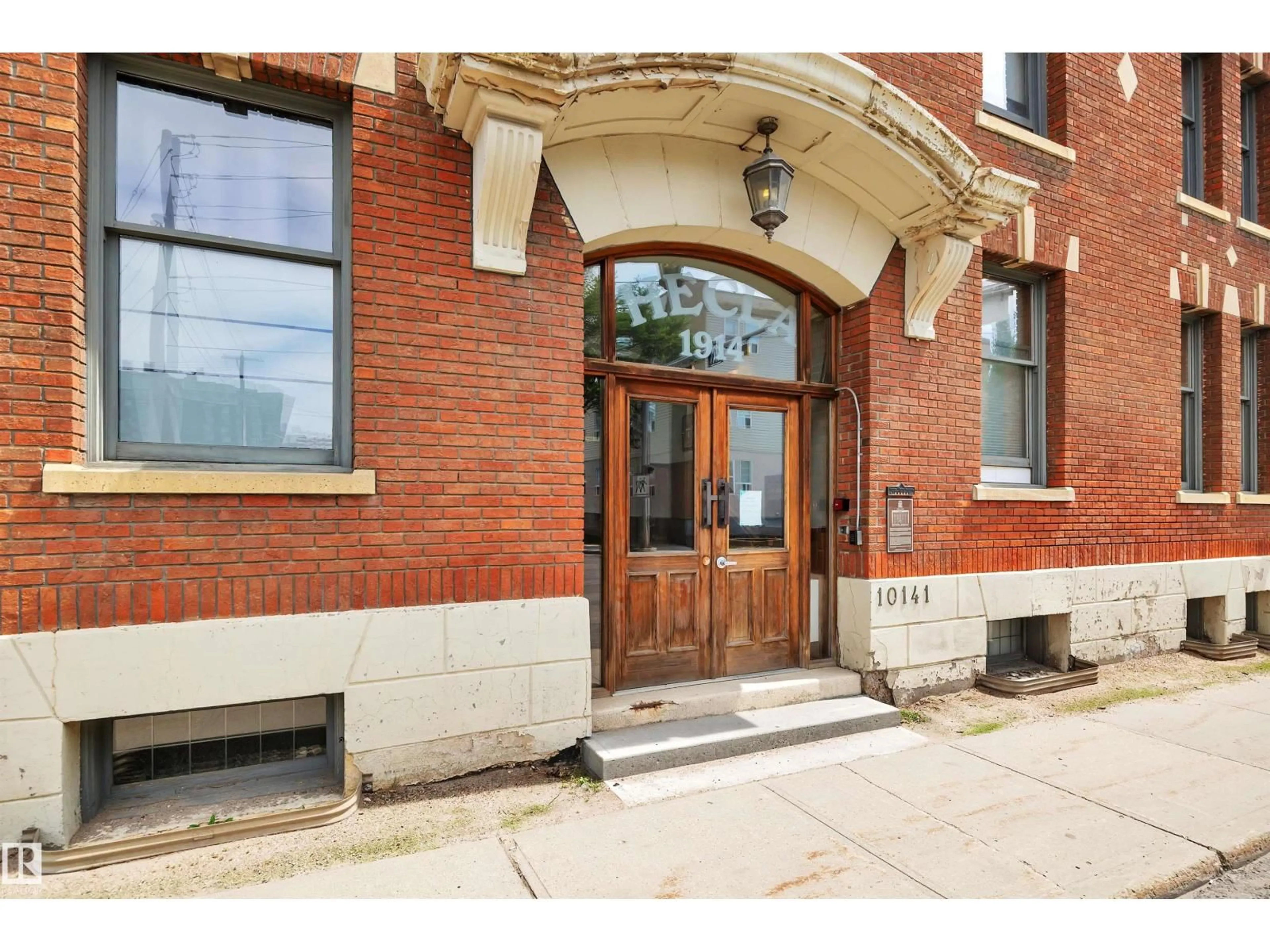 Unknown for 205 10141 95 ST NW, Edmonton Alberta T5H2A8