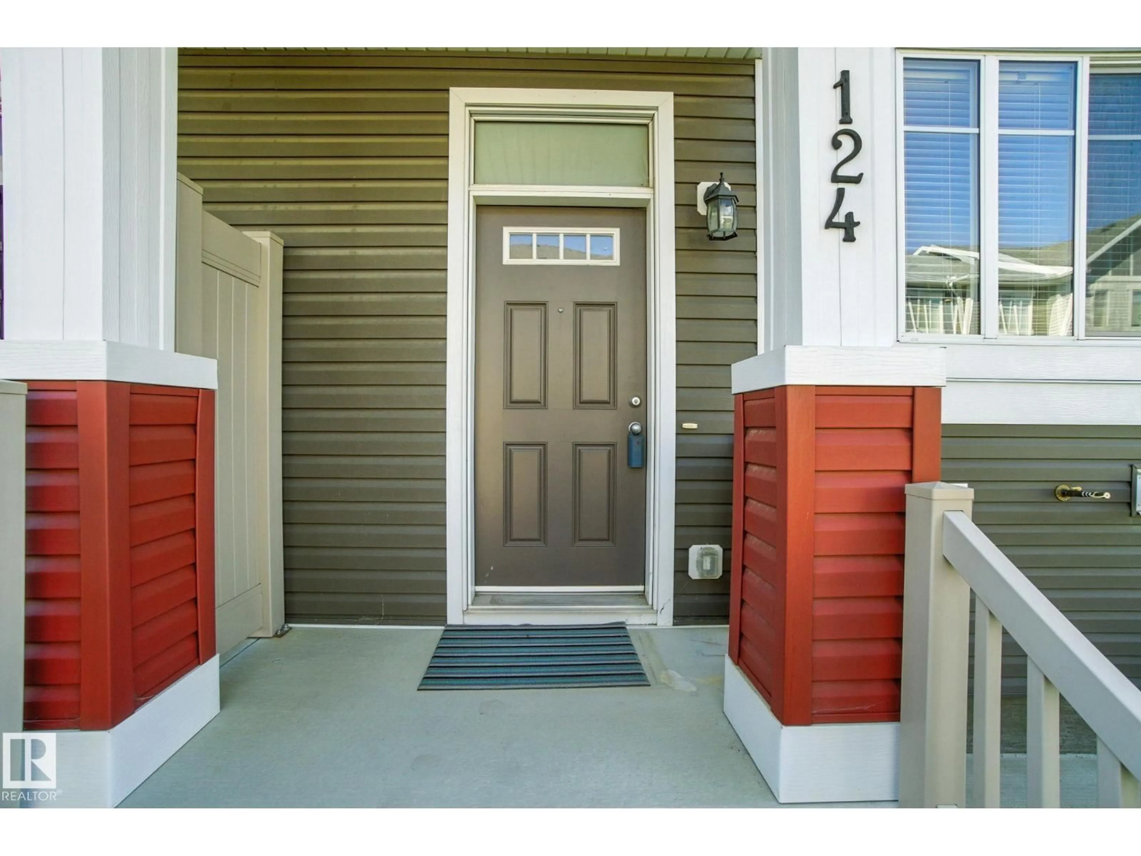 Indoor entryway for 124 2905 141 ST SW, Edmonton Alberta T6W3M4