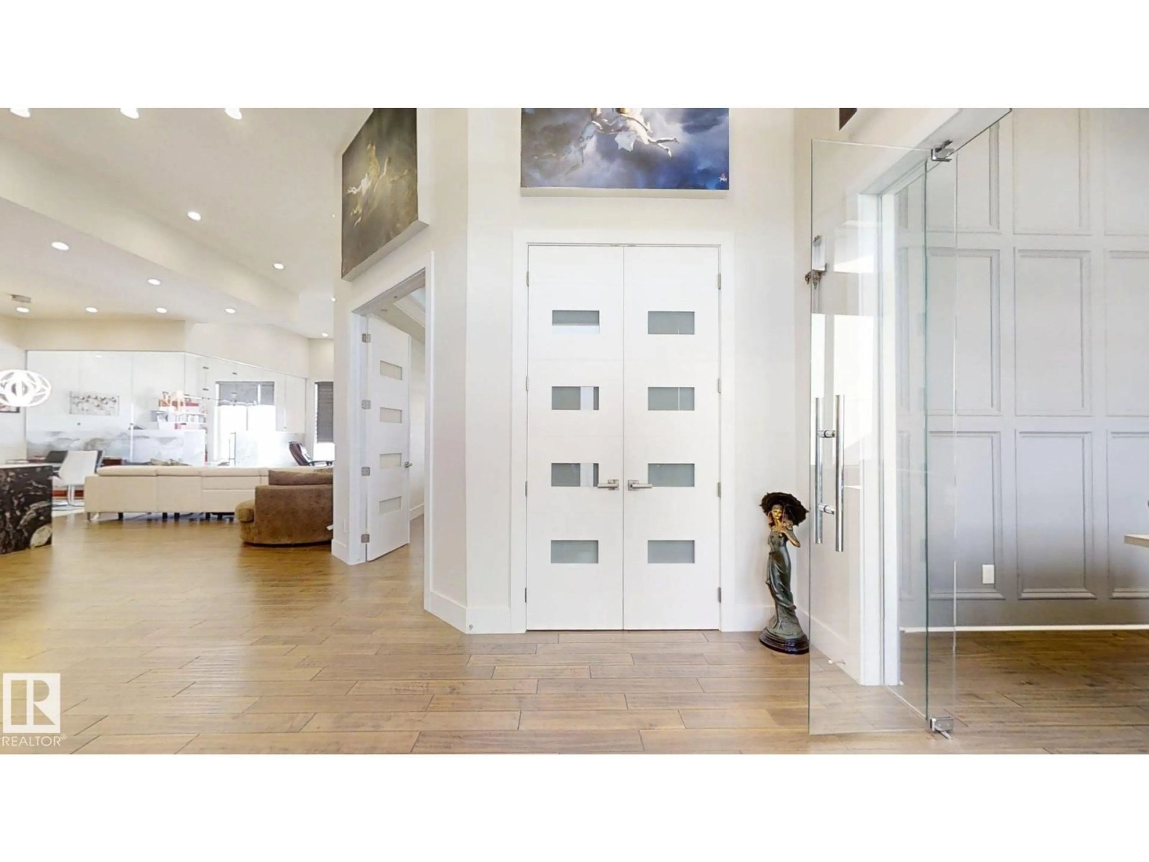 Indoor entryway for 6360 30 ST, Rural Leduc County Alberta T4X2C1