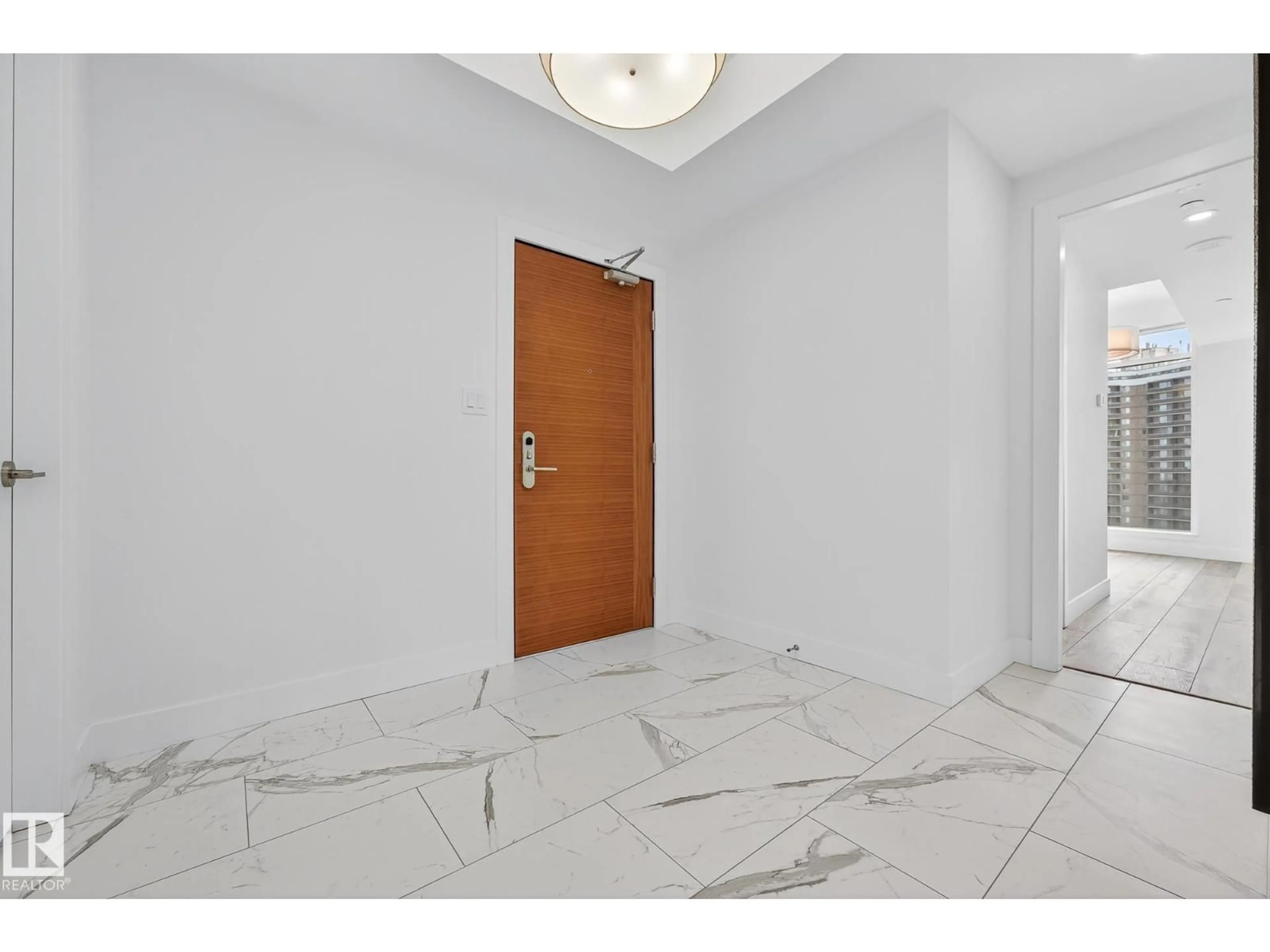 Indoor foyer for 705 - 14105 WEST BLOCK DRIVE NW, Edmonton Alberta T5N1L5