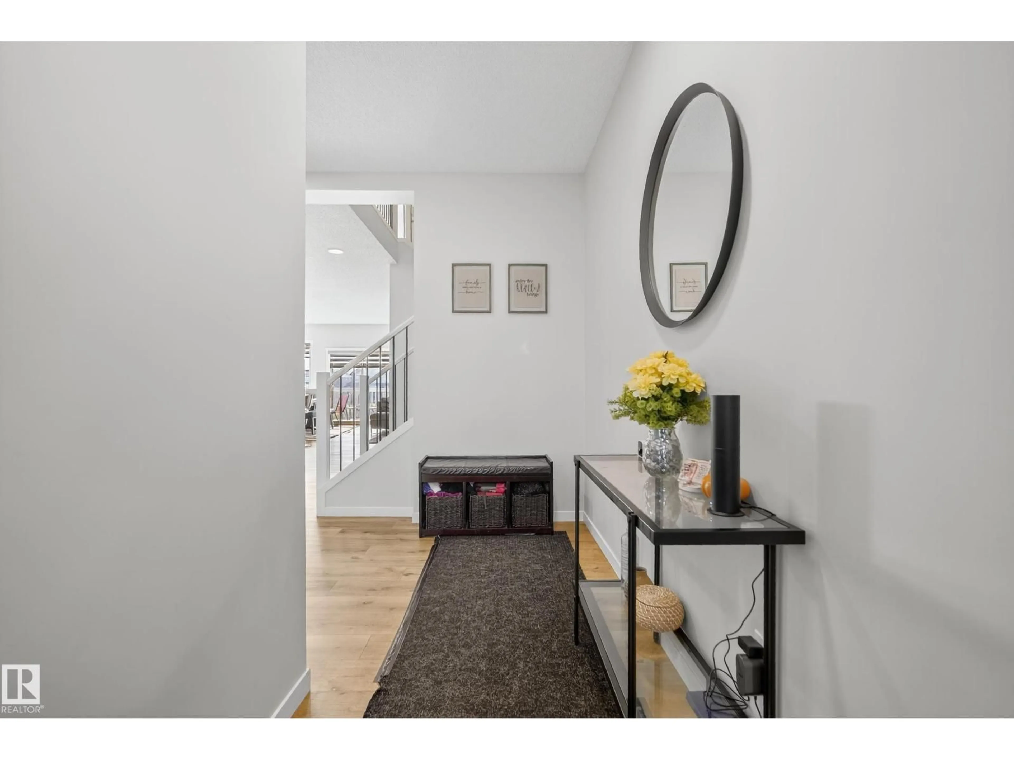 Indoor entryway for 1018 CY BECKER RD, Edmonton Alberta T5Y4A3