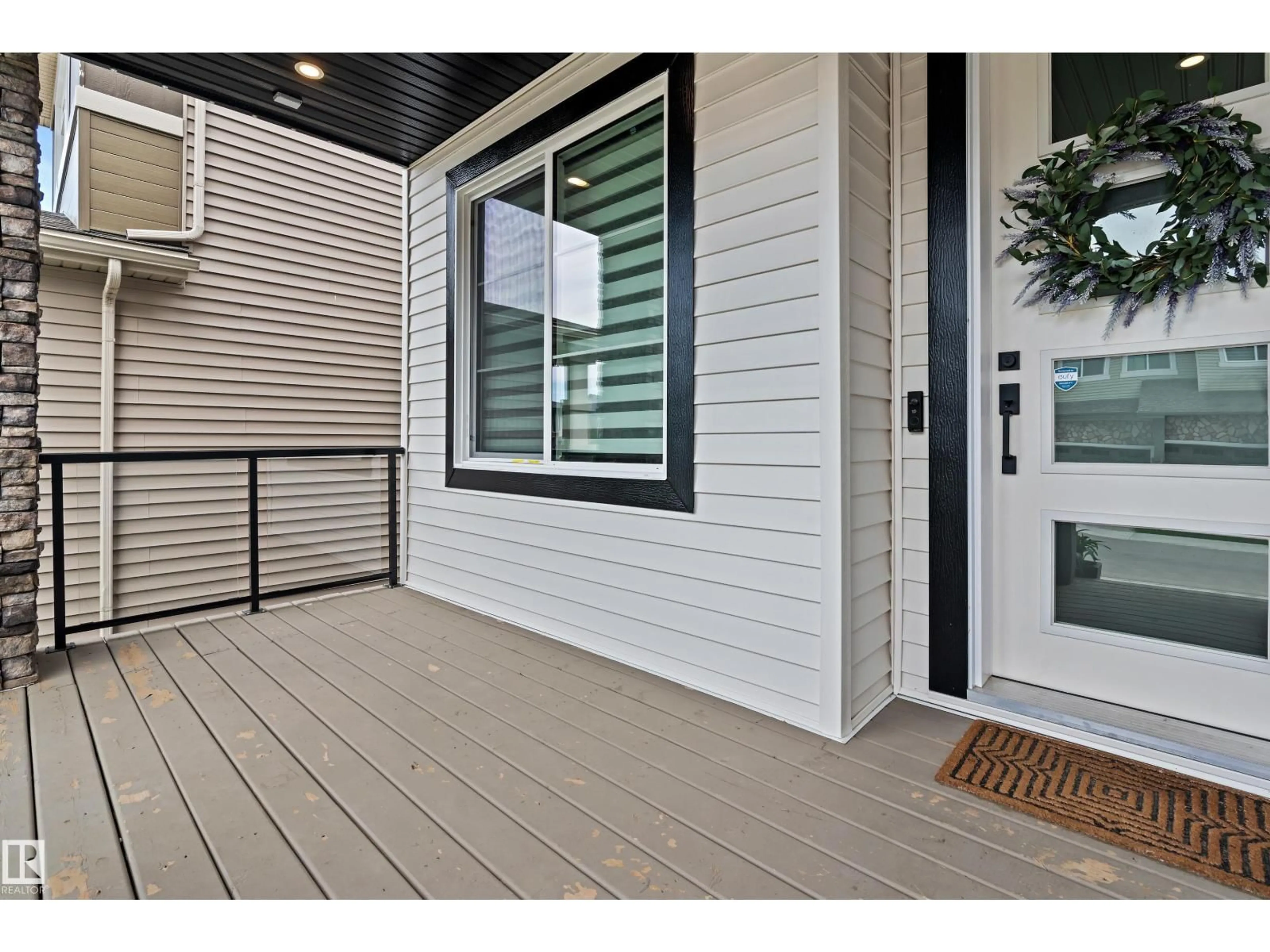 Indoor entryway for 19619 26 AV, Edmonton Alberta T6M0X4
