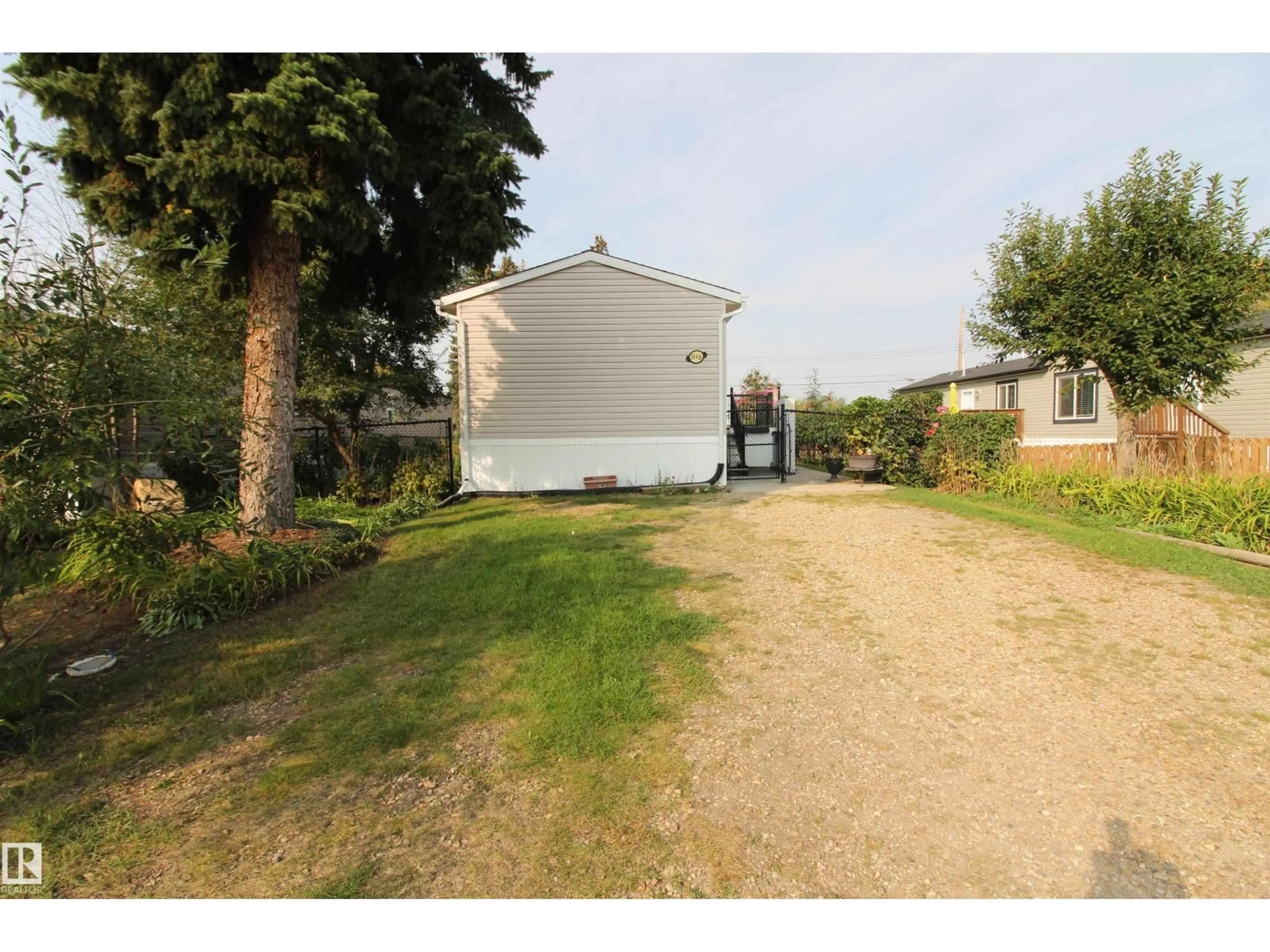 Shed for 10916 100 AV, Westlock Alberta T7P1N2