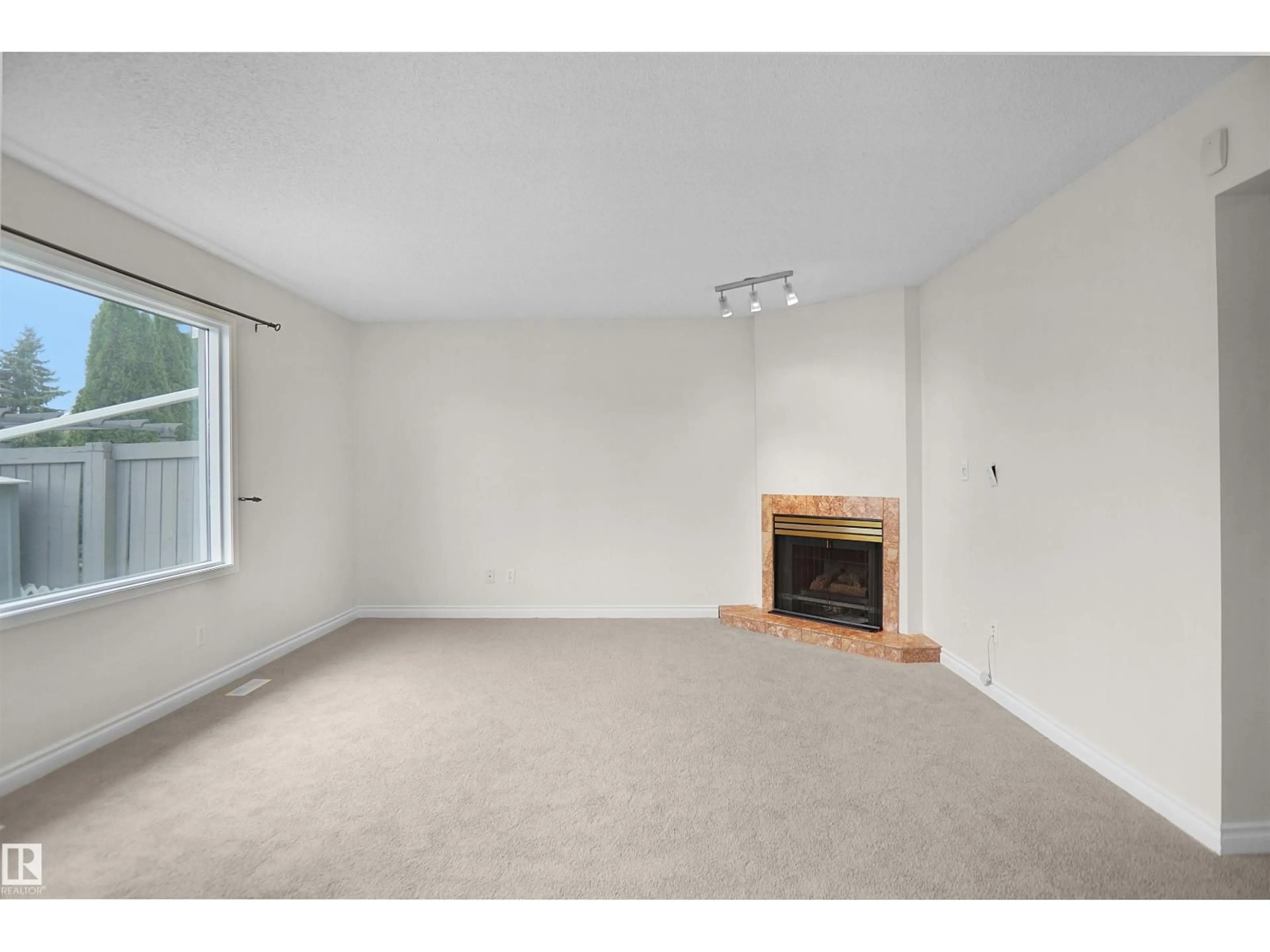 A pic of a room for 17 - 14717 34 ST, Edmonton Alberta T5Y2L3
