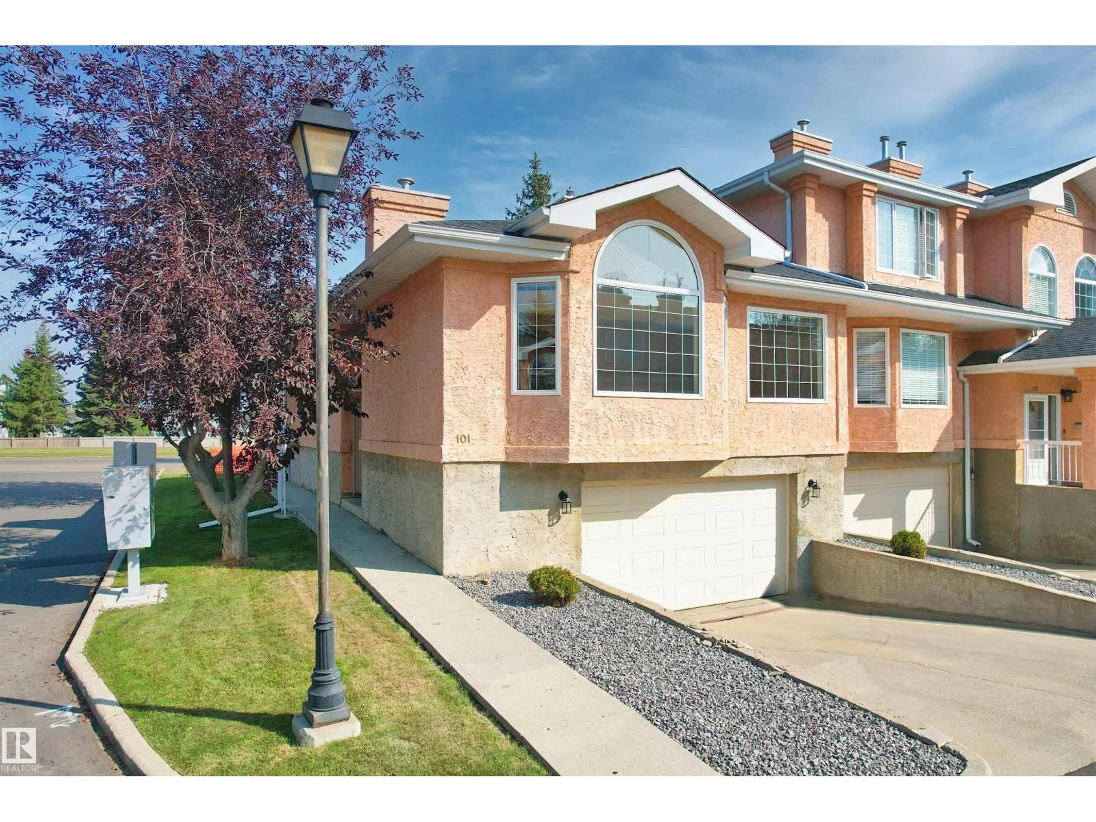 Home with vinyl exterior material, street for 101 - 11115 9 AV, Edmonton Alberta T6J6Z1