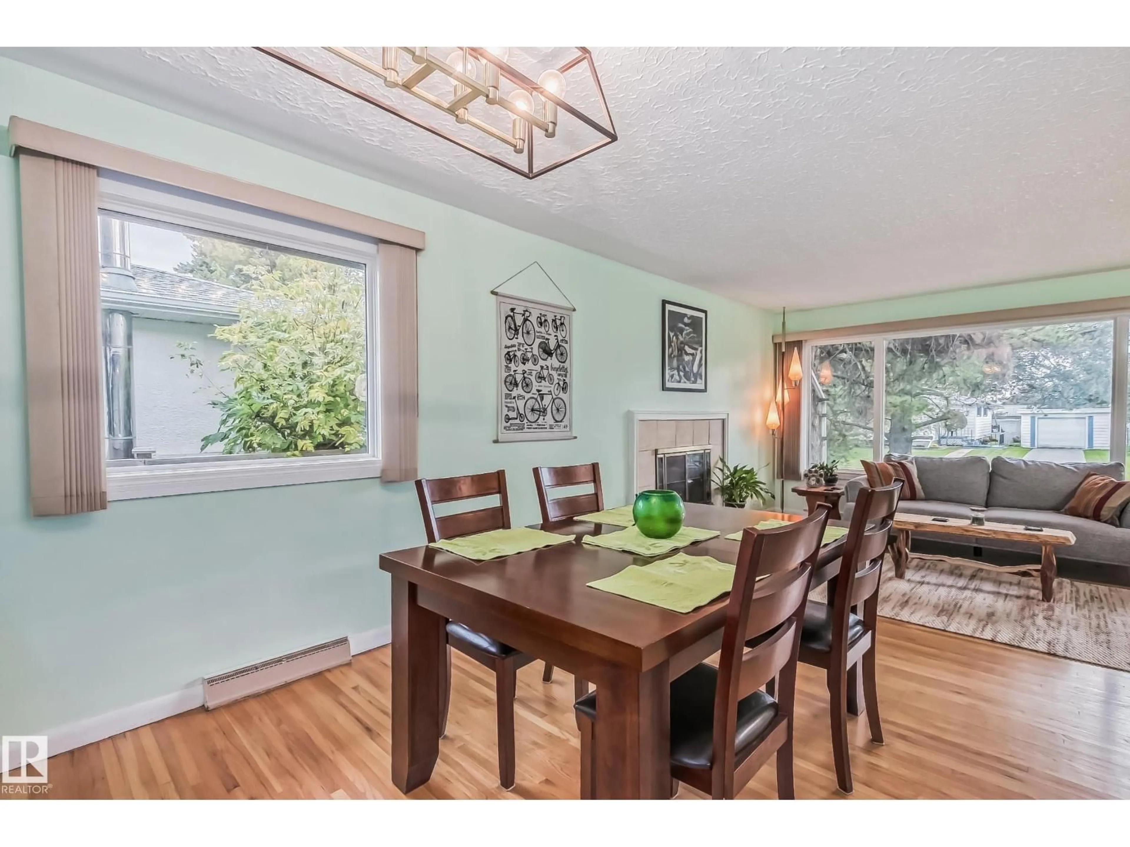 Dining room, wood/laminate floor for 9210 157 ST, Edmonton Alberta T5R2B1