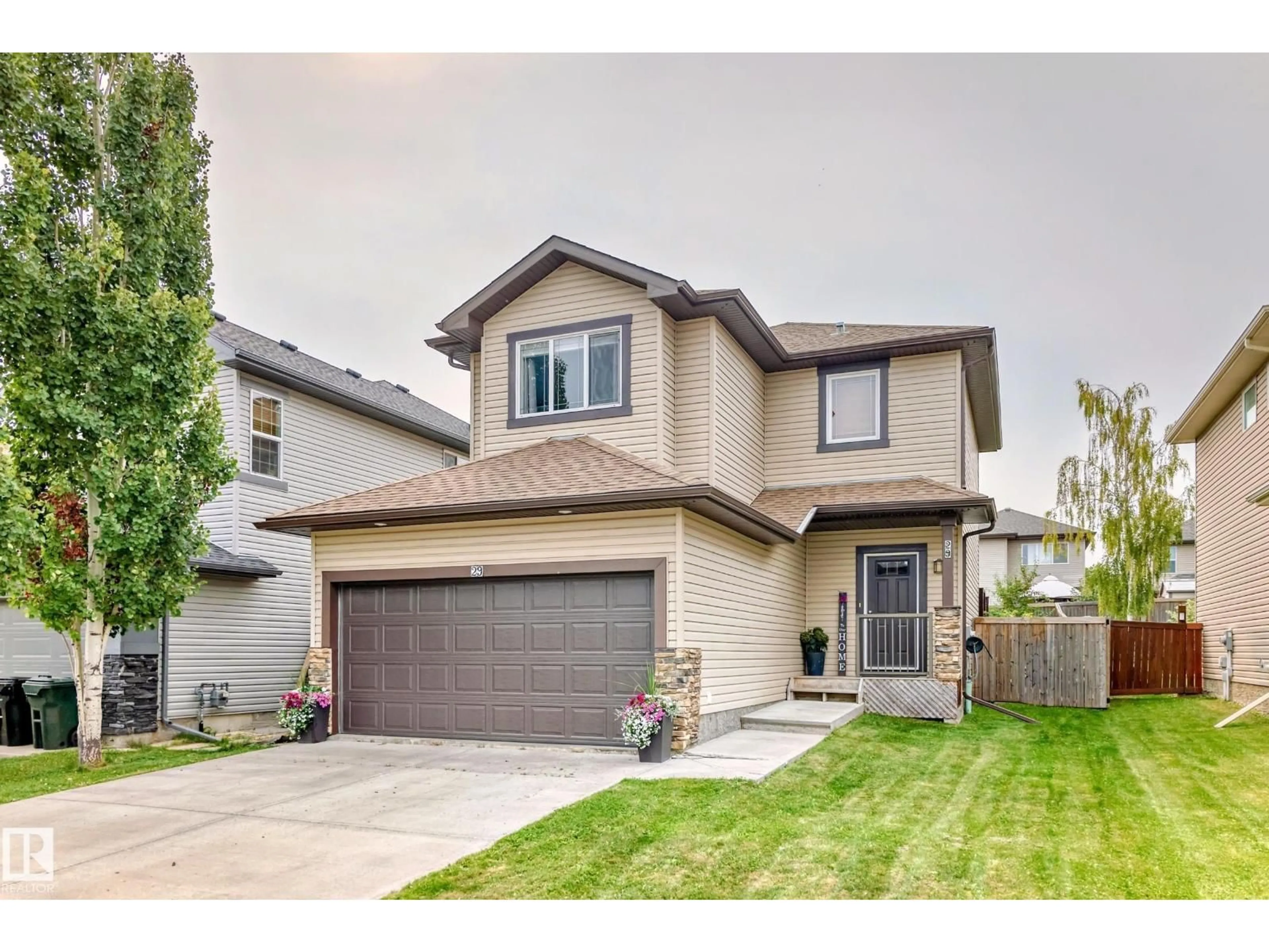 Home with vinyl exterior material, street for 29 HERON CR, Spruce Grove Alberta T7X0G1