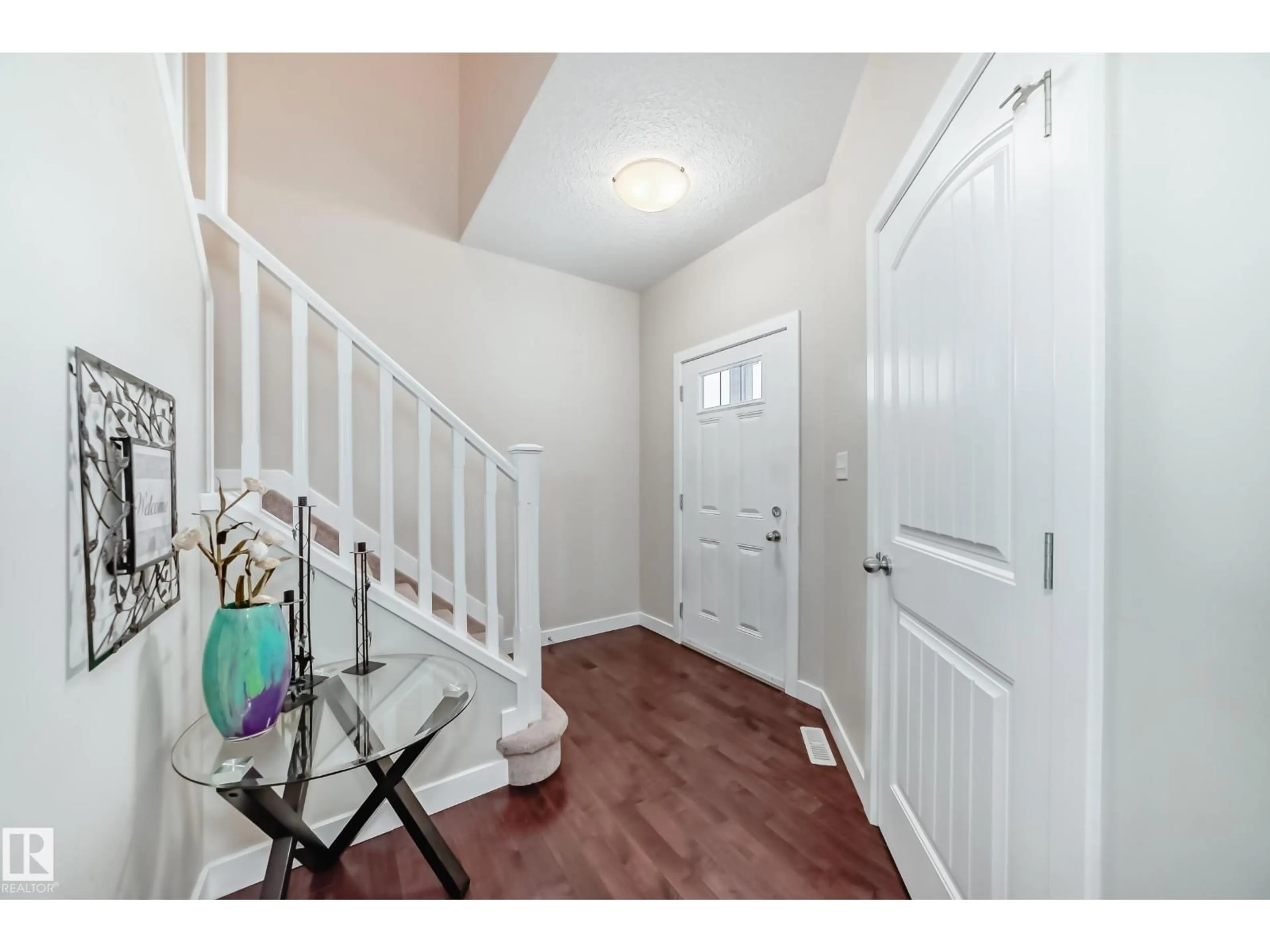 Indoor entryway for 29 HERON CR, Spruce Grove Alberta T7X0G1