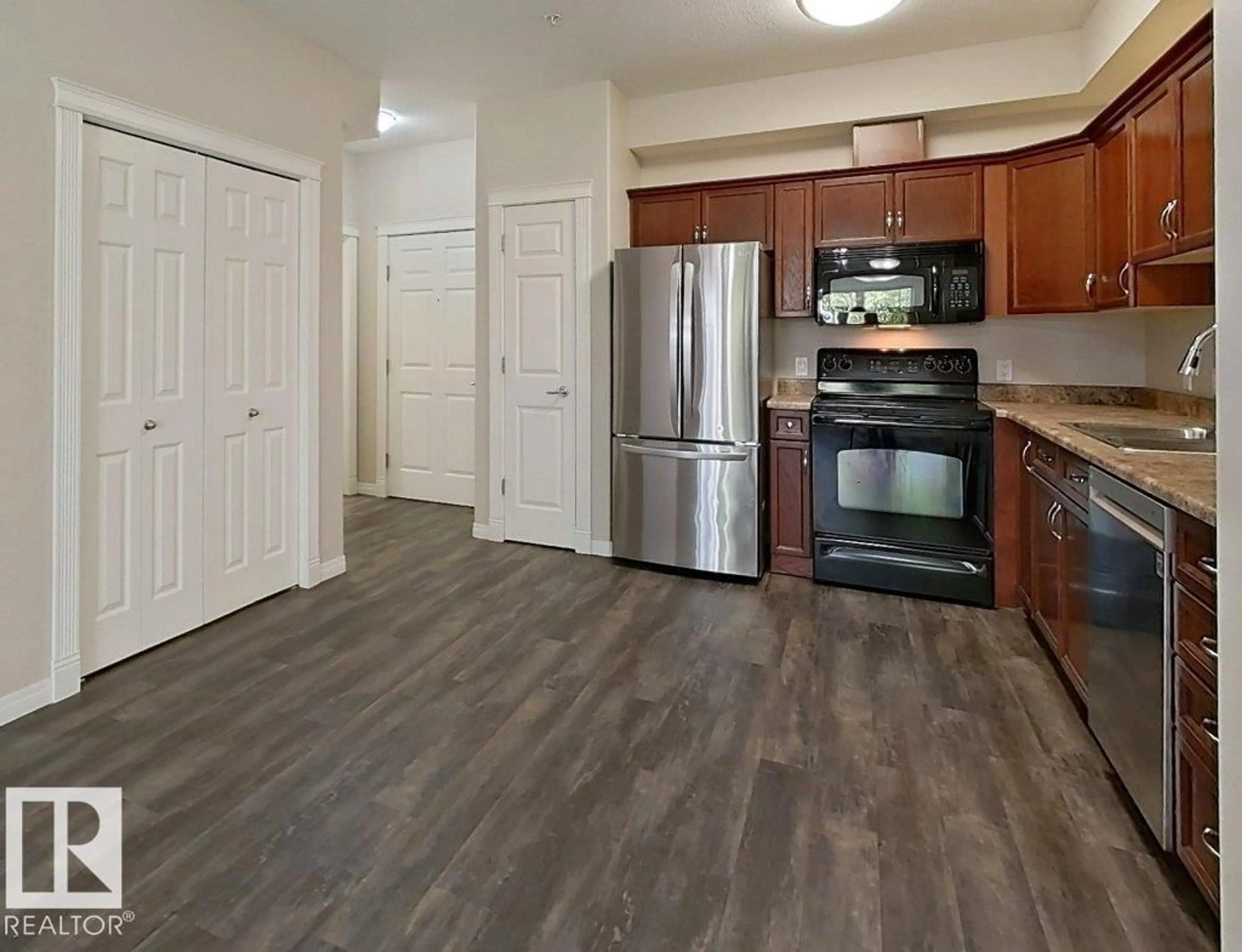 Standard kitchen, unknown for #203 - 8702 SOUTHFORT DR, Fort Saskatchewan Alberta T8L4R6