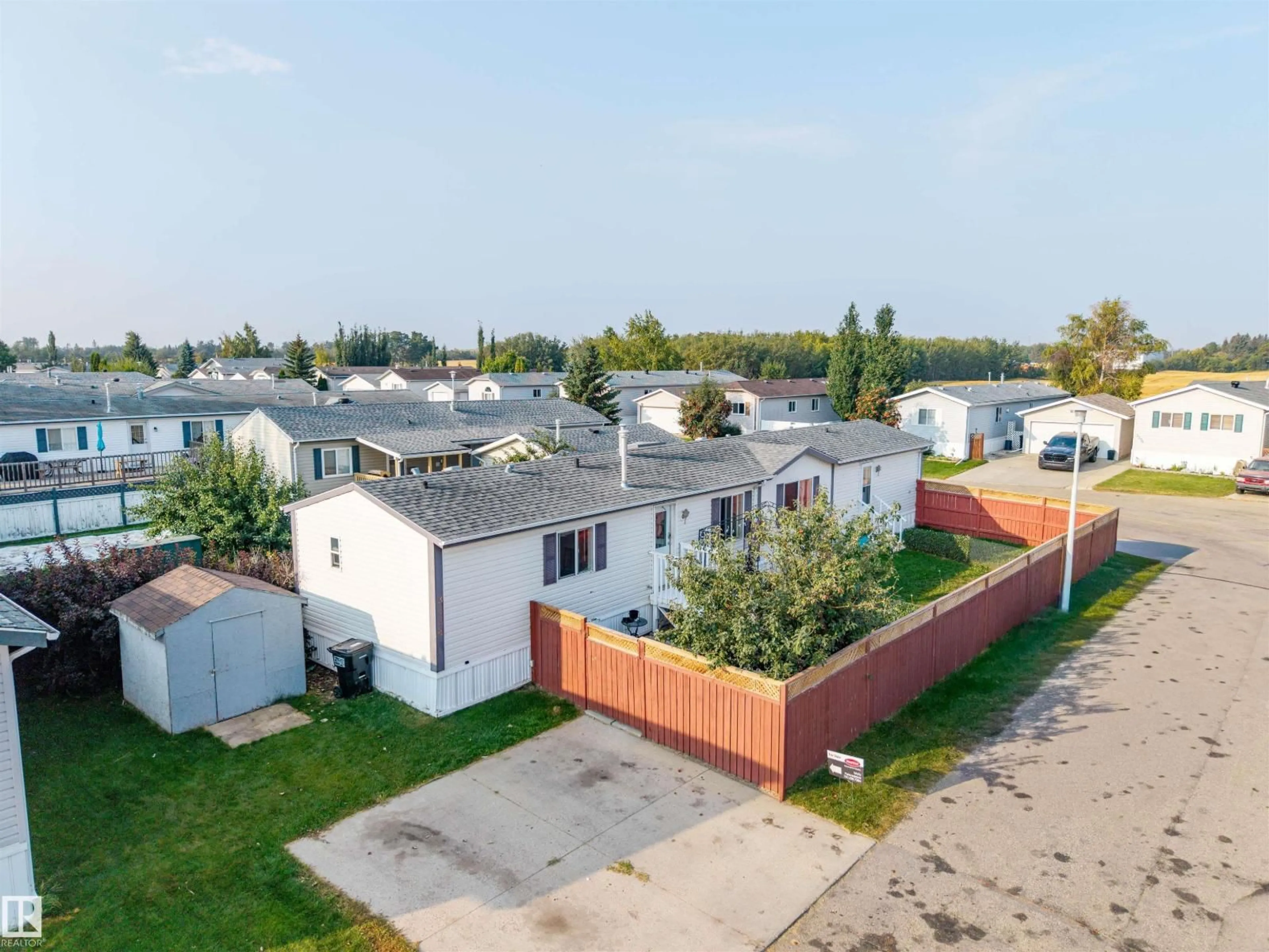 A pic from outside/outdoor area/front of a property/back of a property/a pic from drone, street for 3338 LAKEVIEW RD, Edmonton Alberta T5S2R8