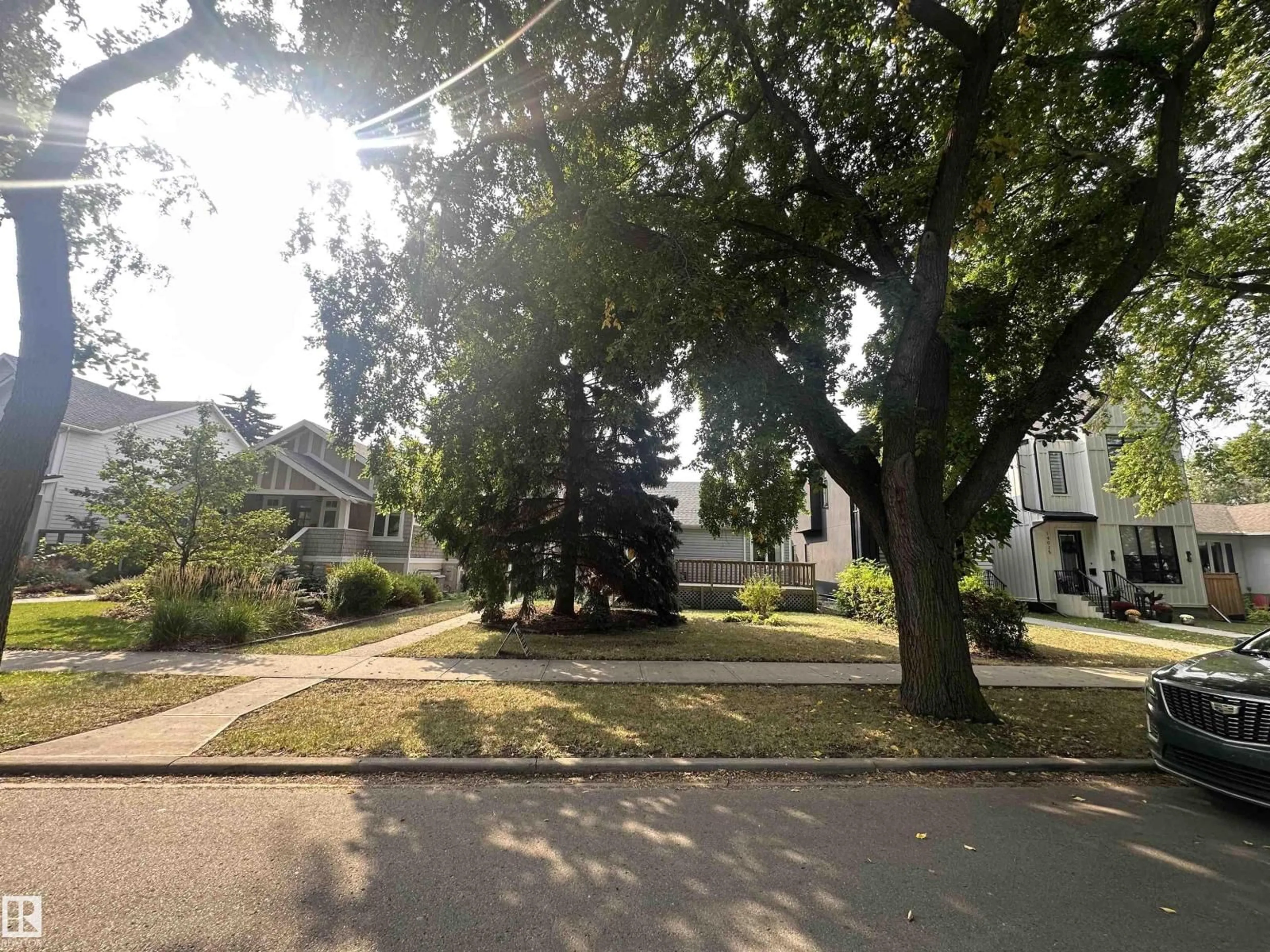 Unknown for 14019 106 AV, Edmonton Alberta T5N1B3