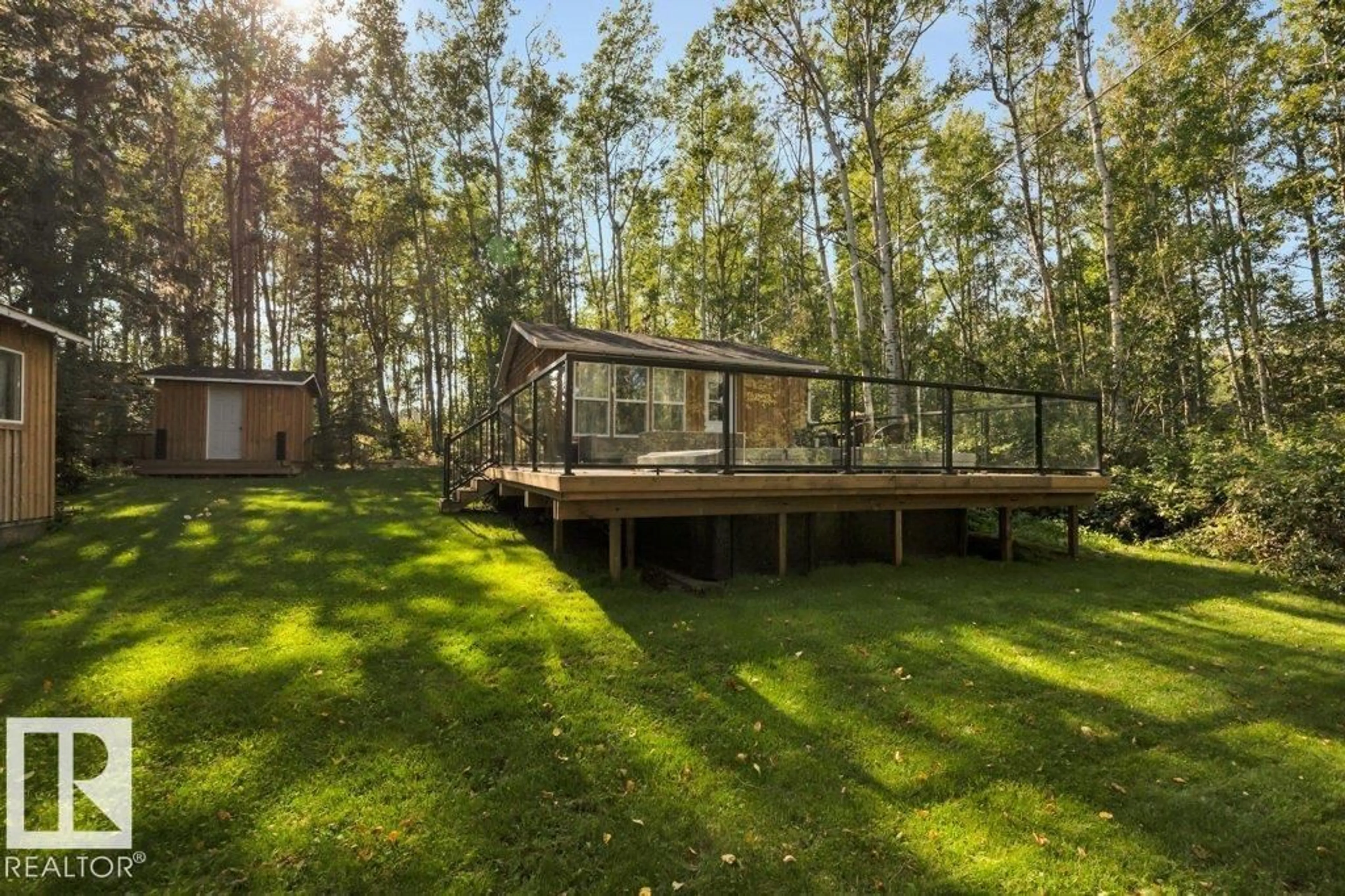 Patio, forest/trees view for 124 LAKESHORE DR, Rural Wetaskiwin County Alberta T0C2V0