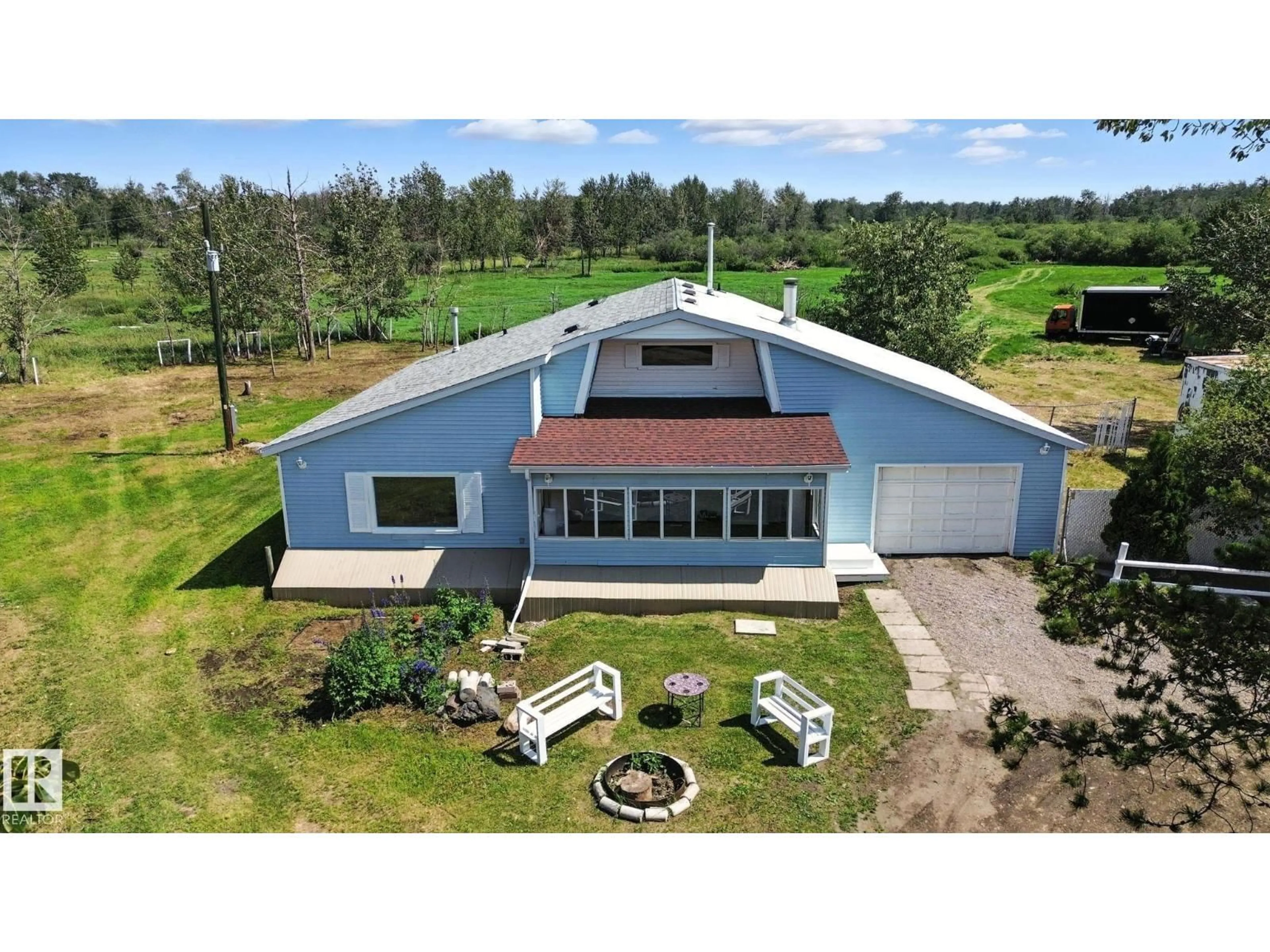 A pic from outside/outdoor area/front of a property/back of a property/a pic from drone, building for 51019 RGE ROAD 273, Rural Parkland County Alberta T7Z1Z7