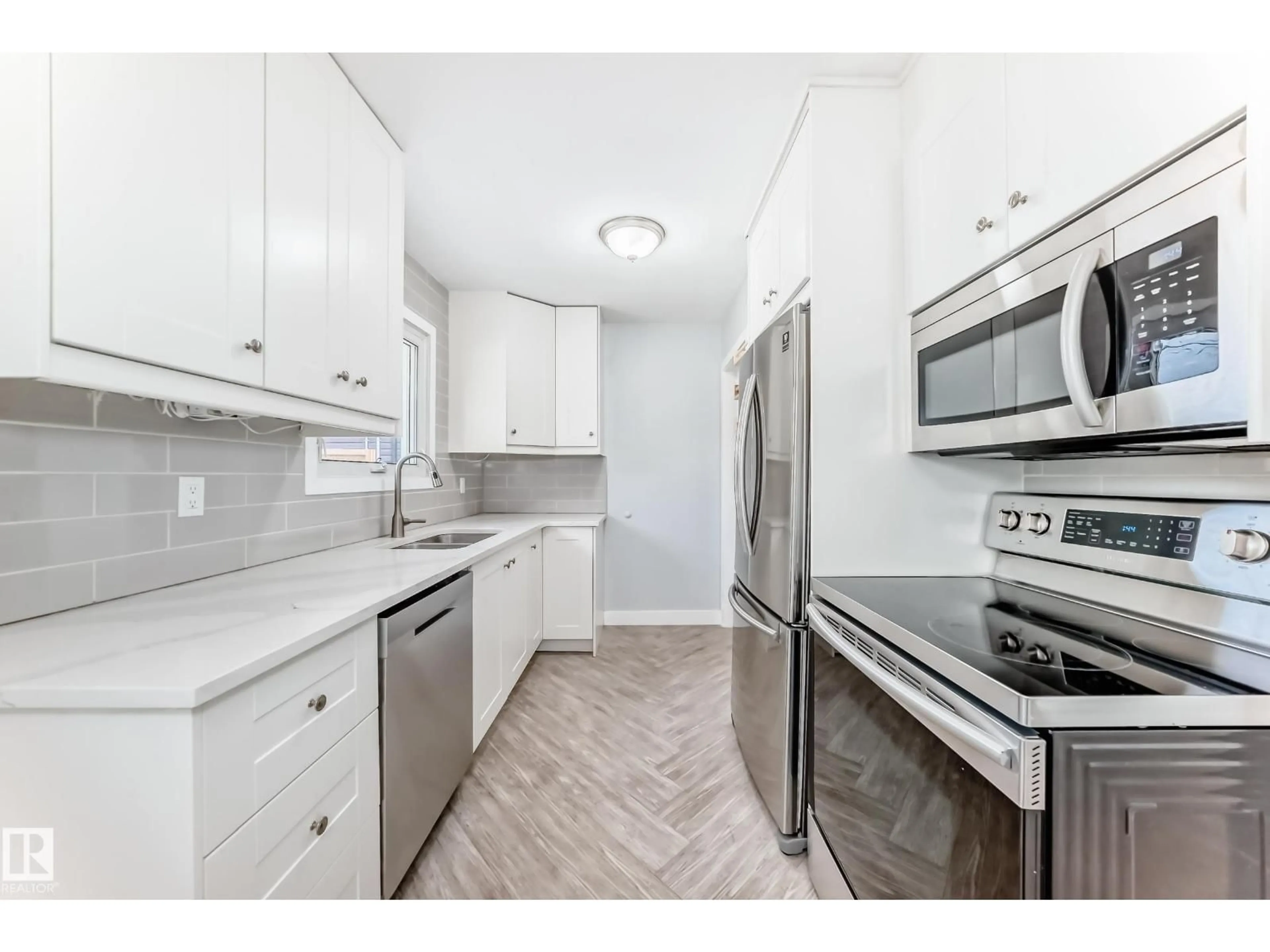 Standard kitchen, unknown for 4038 113 AV, Edmonton Alberta T5W0R3