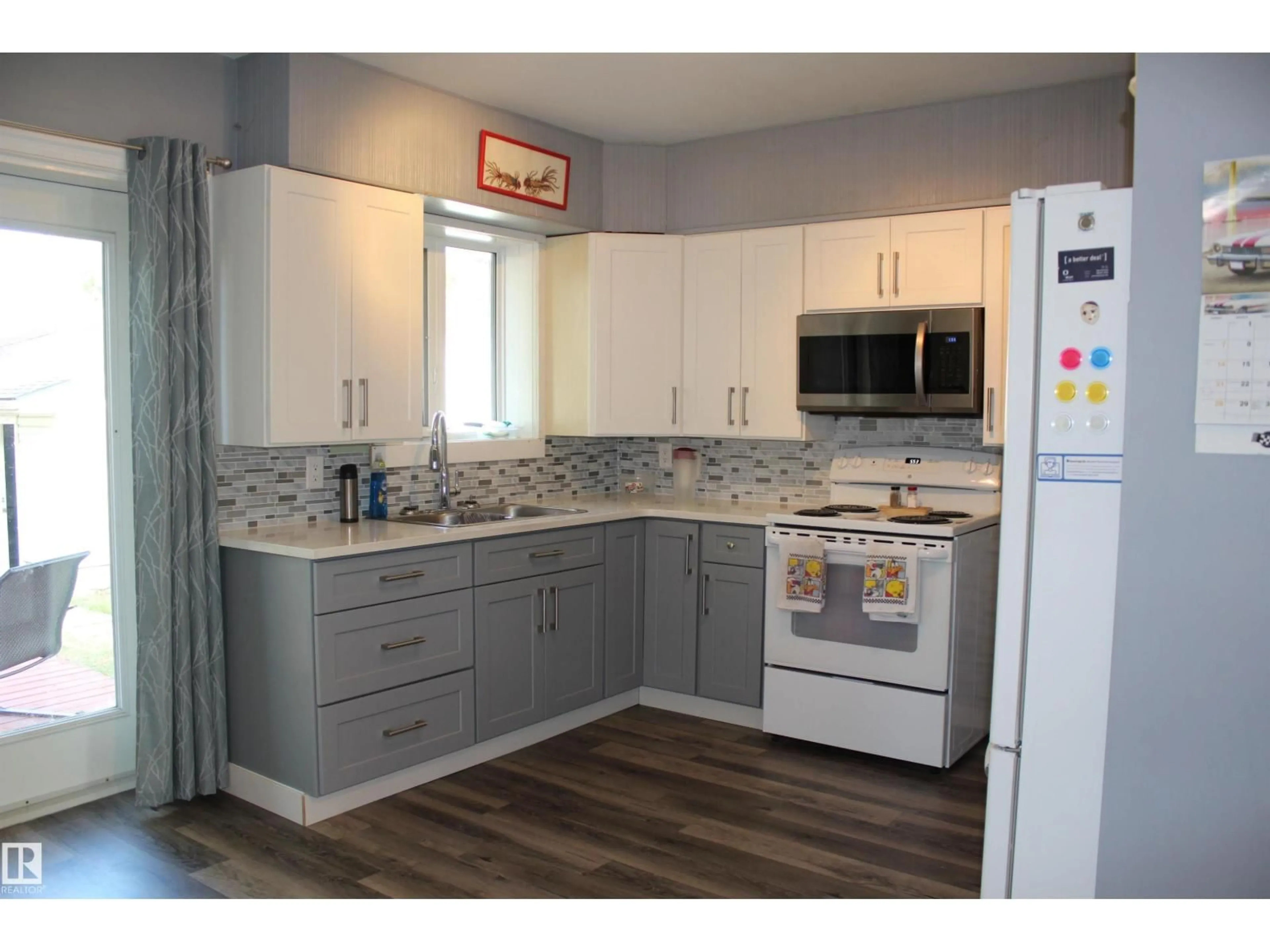 Standard kitchen, unknown for 5136 51 AV, Mundare Alberta T0B3H0