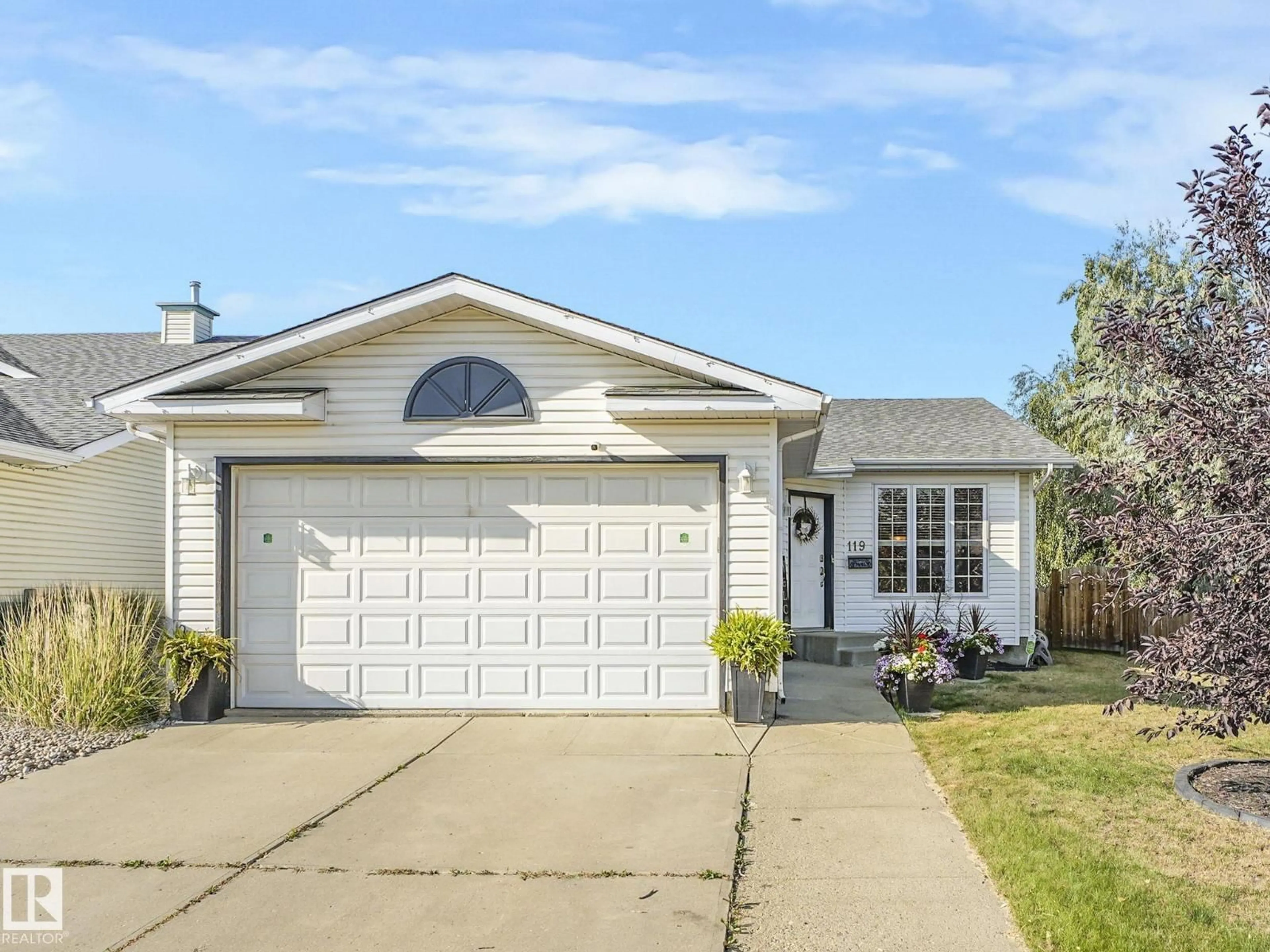Home with vinyl exterior material, street for 119 DEER RIDGE DR, St. Albert Alberta T8N6G7