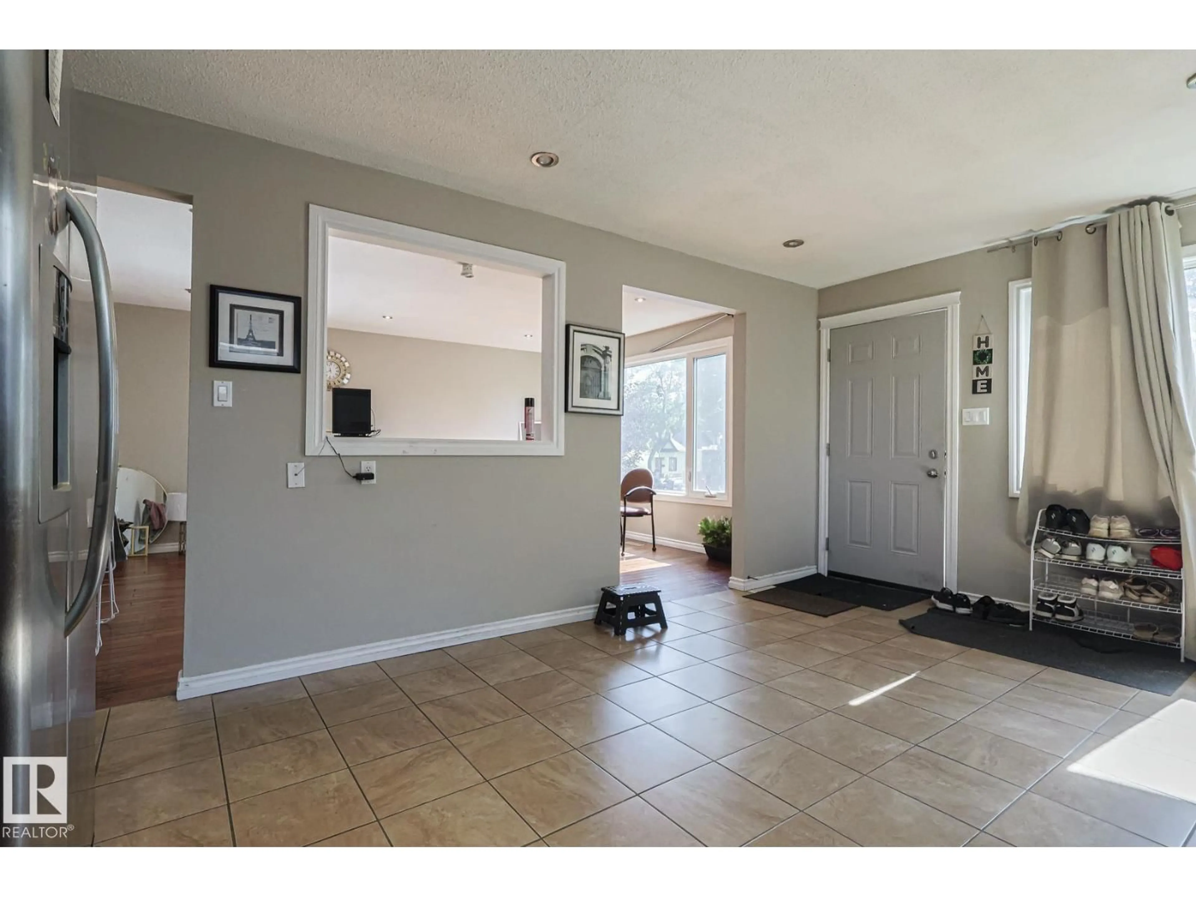 Indoor entryway for 9308A & 9308B 109A AV, Edmonton Alberta T5H1E8