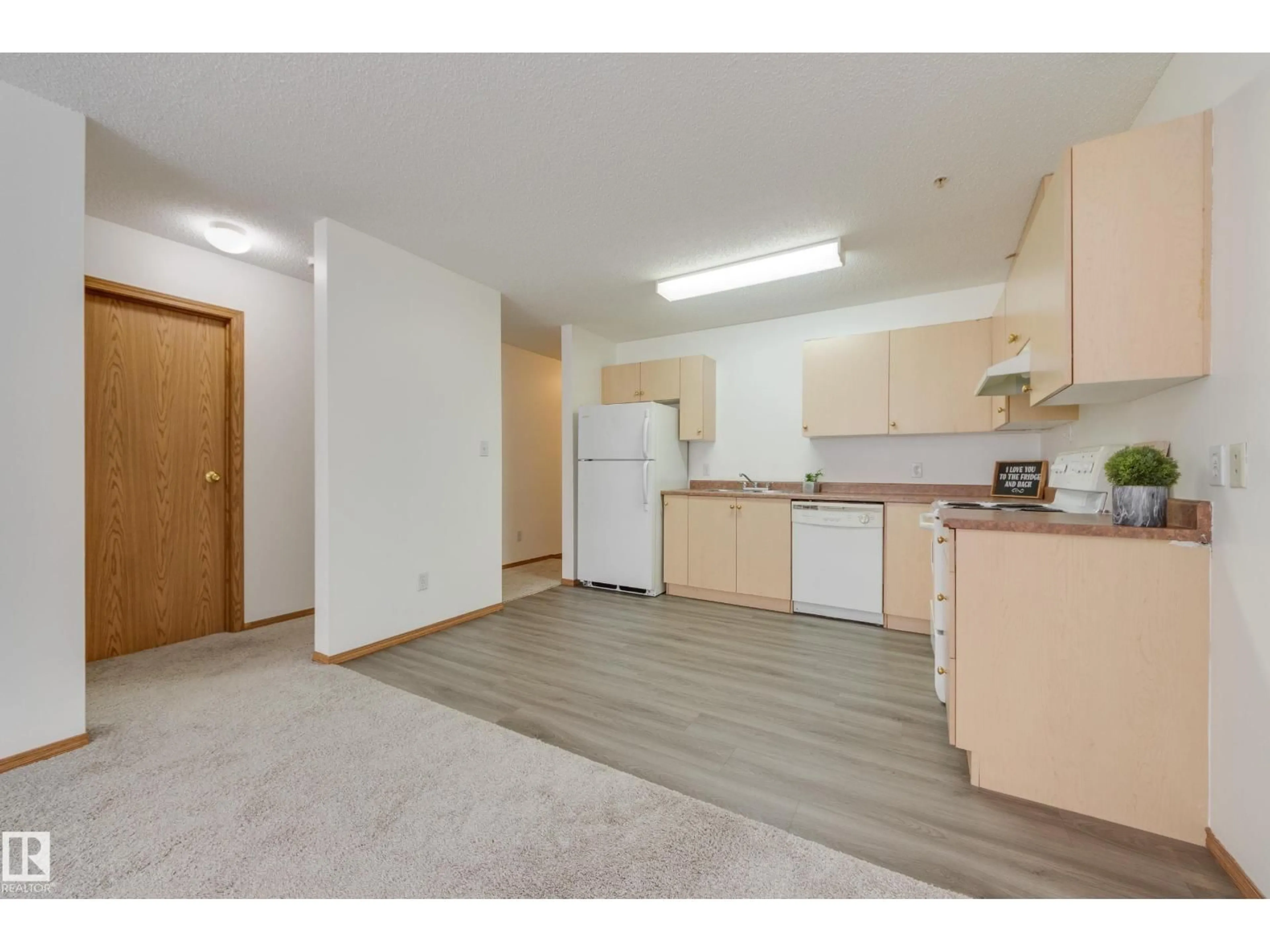 Standard kitchen, unknown for 210A - 260 SPRUCE RIDGE RD, Spruce Grove Alberta T7X0G5