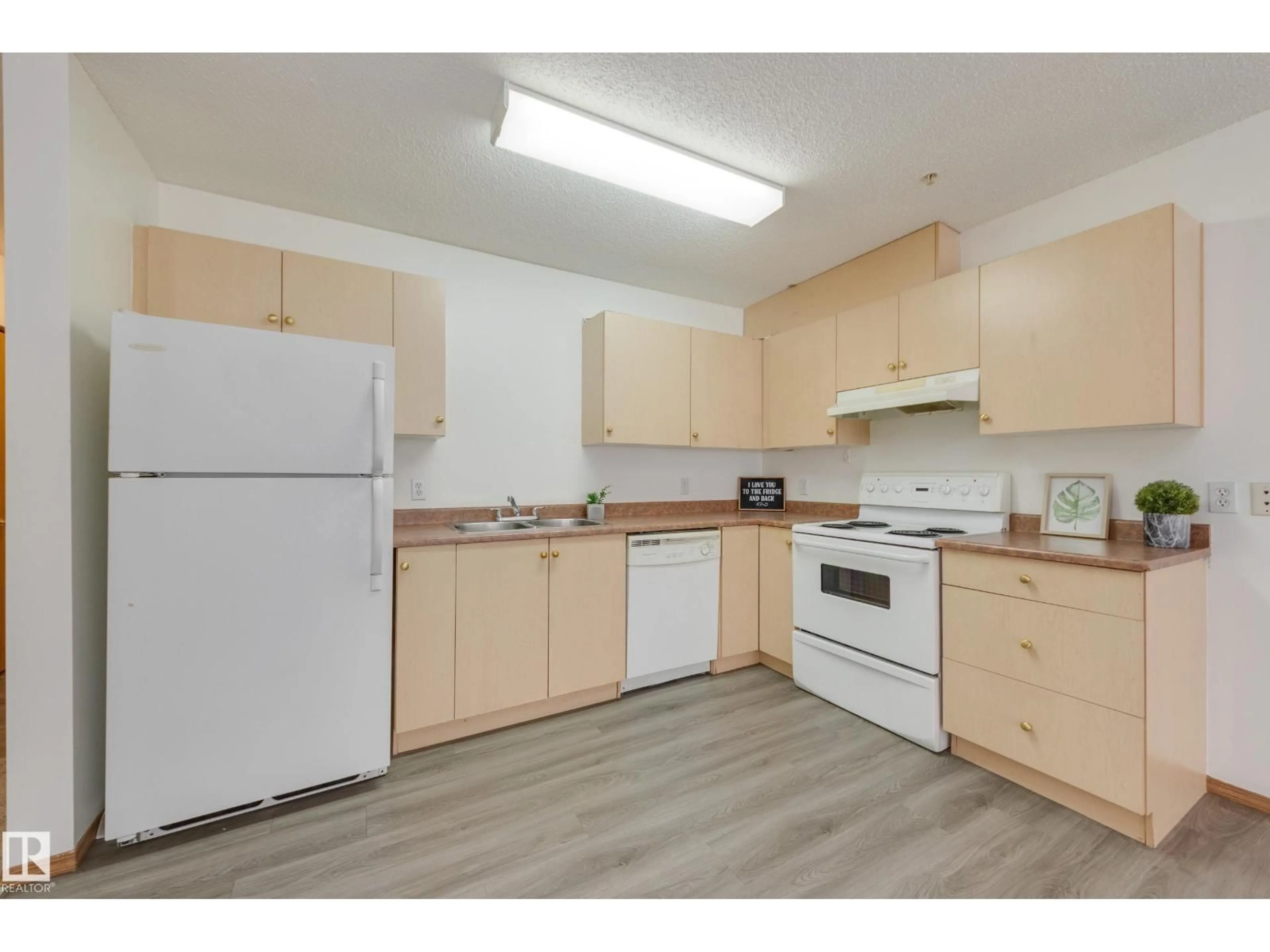 Standard kitchen, unknown for 210A - 260 SPRUCE RIDGE RD, Spruce Grove Alberta T7X0G5