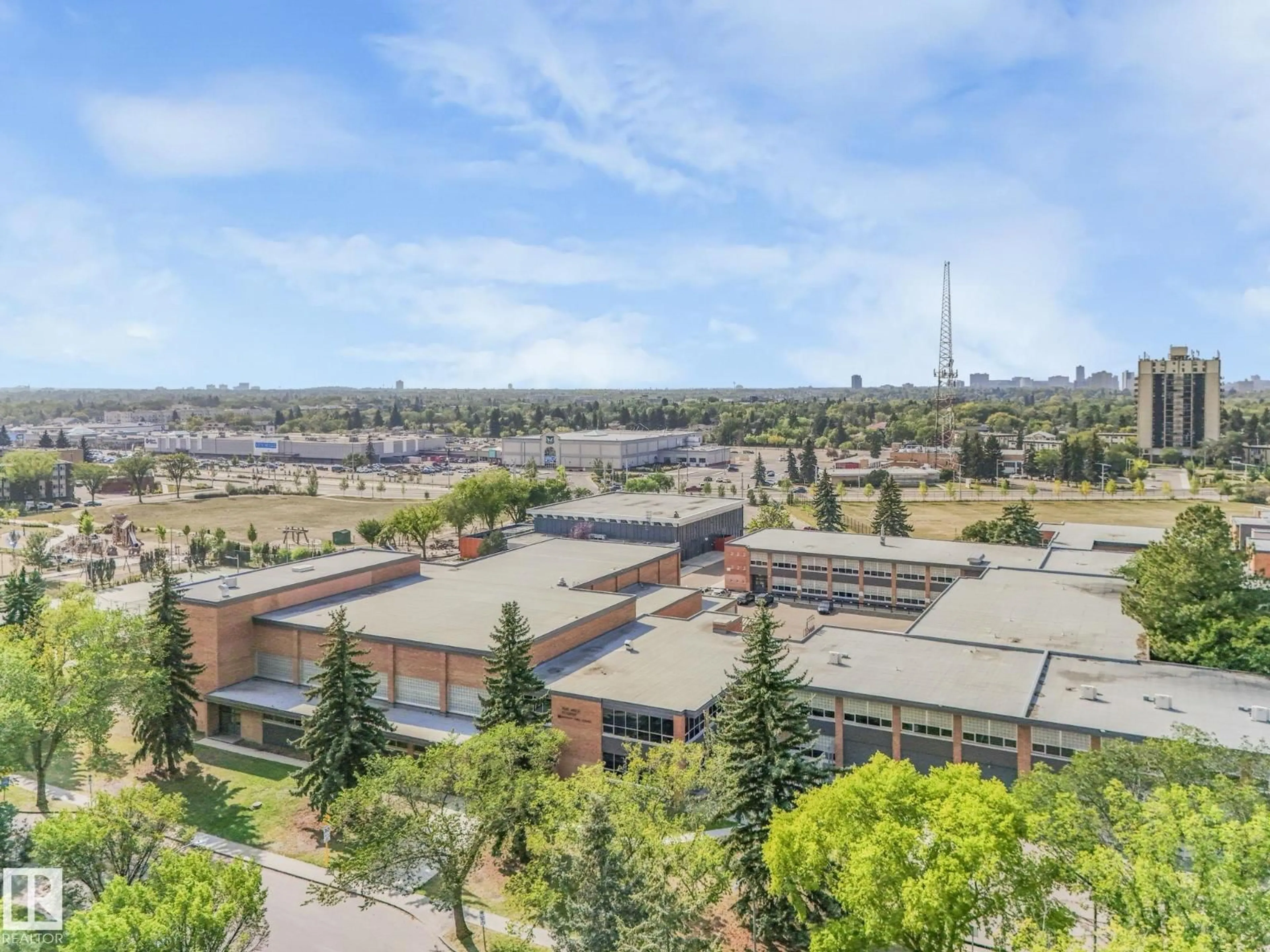 A pic from outside/outdoor area/front of a property/back of a property/a pic from drone, city buildings view from balcony for NW - 7942 89 AV, Edmonton Alberta T6C1N5