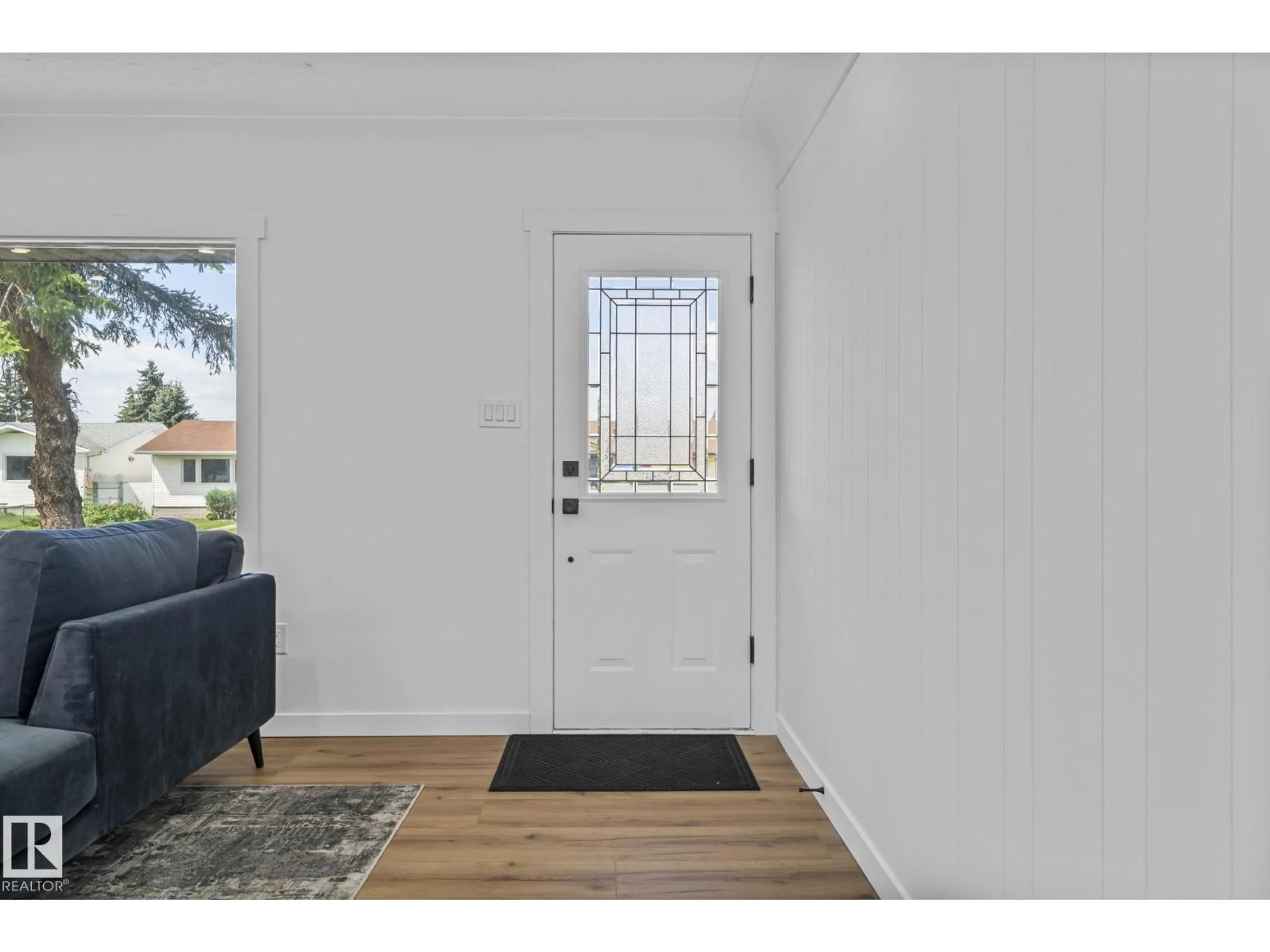 Indoor entryway for NW - 13123 85 ST, Edmonton Alberta T5E2Z5