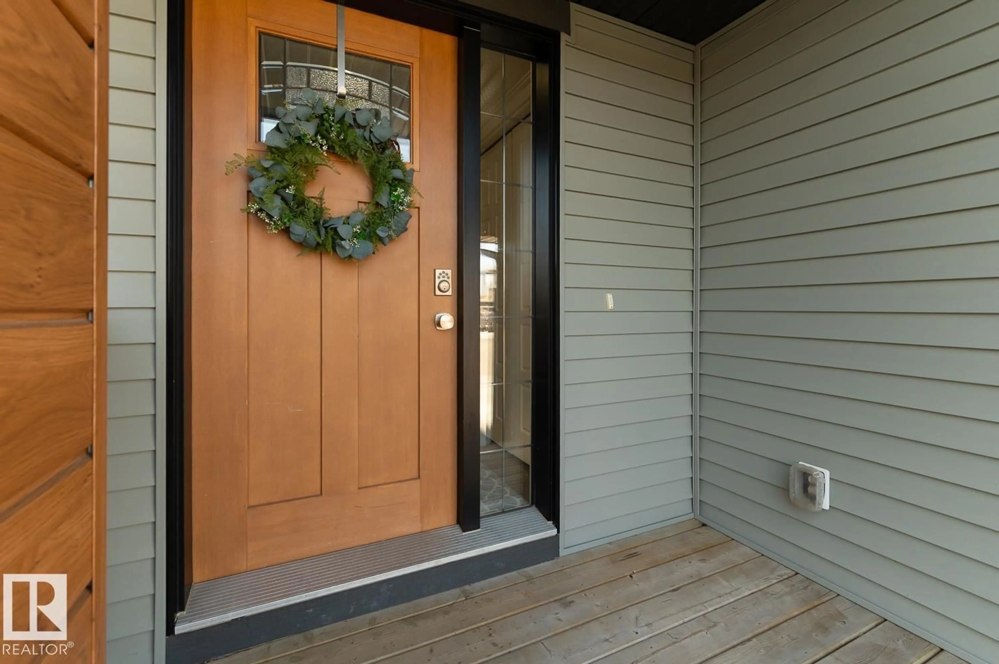 Indoor entryway for 124 TRIBUTE CM, Spruce Grove Alberta T7X0W6