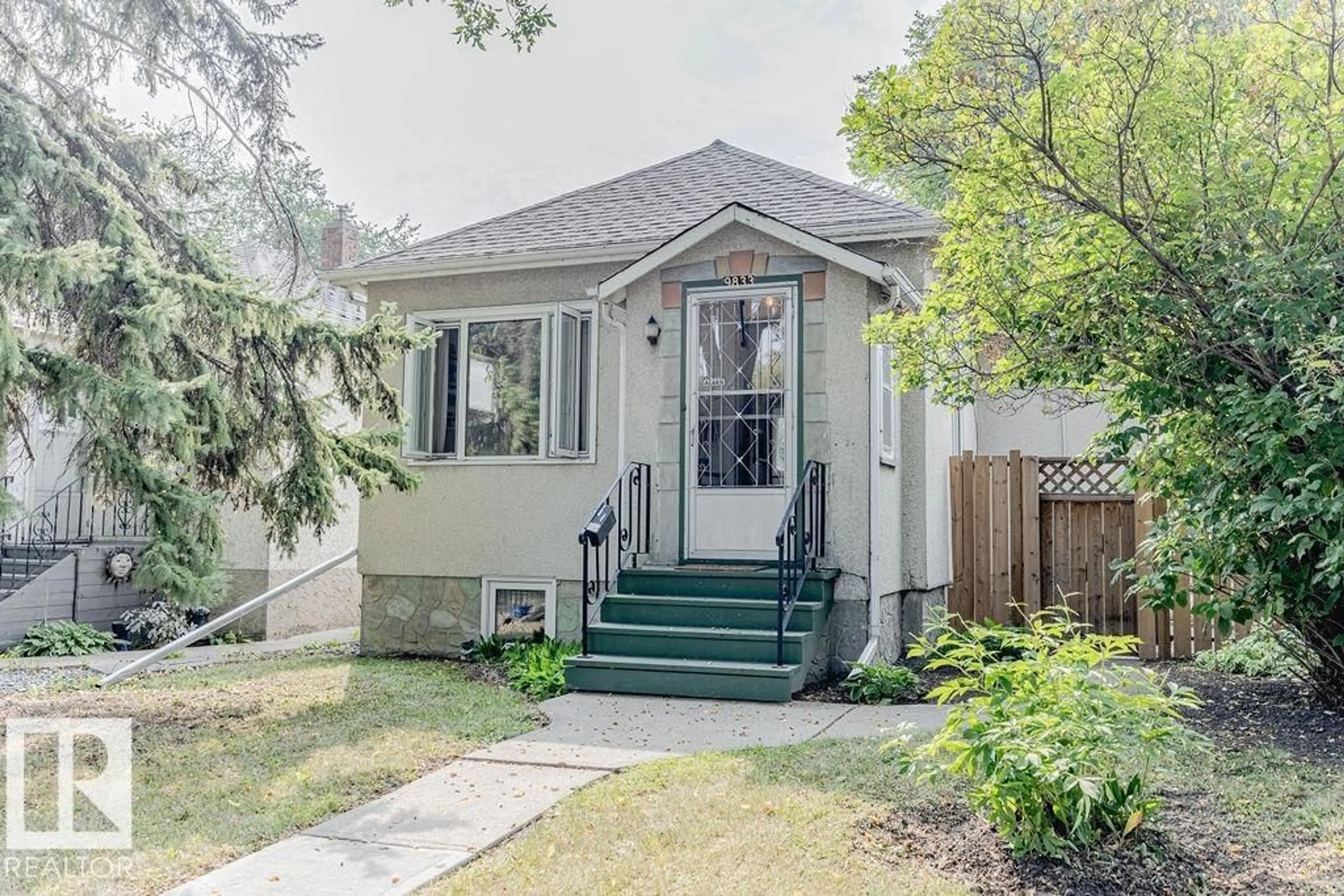Unknown for NW - 9833 83 AV, Edmonton Alberta T6E2B8