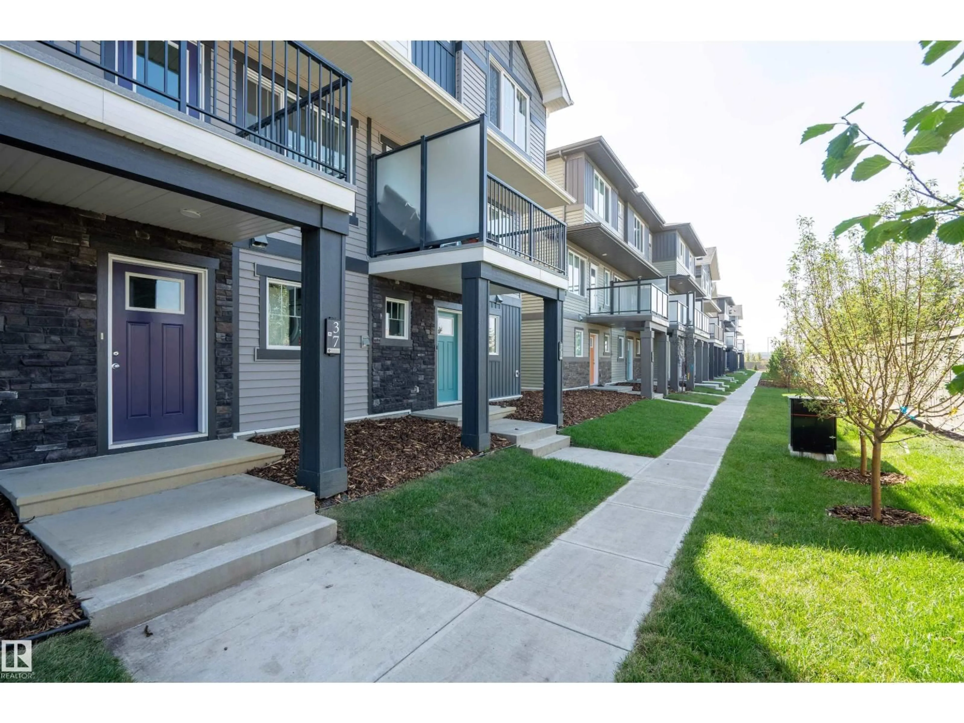 Patio, street for #37 - 1530 TAMARACK BV, Edmonton Alberta T6T2E6