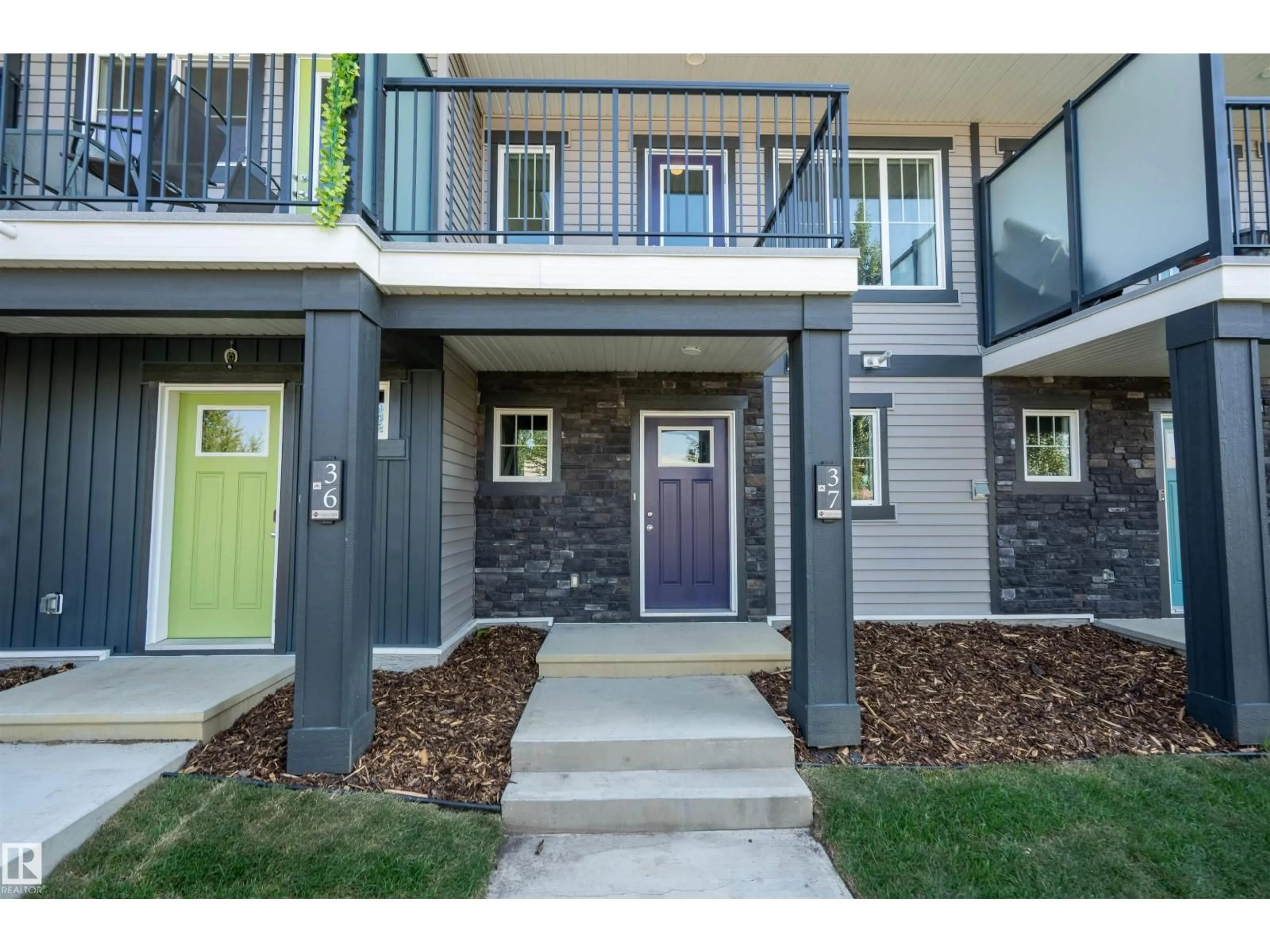 Indoor entryway for #37 - 1530 TAMARACK BV, Edmonton Alberta T6T2E6