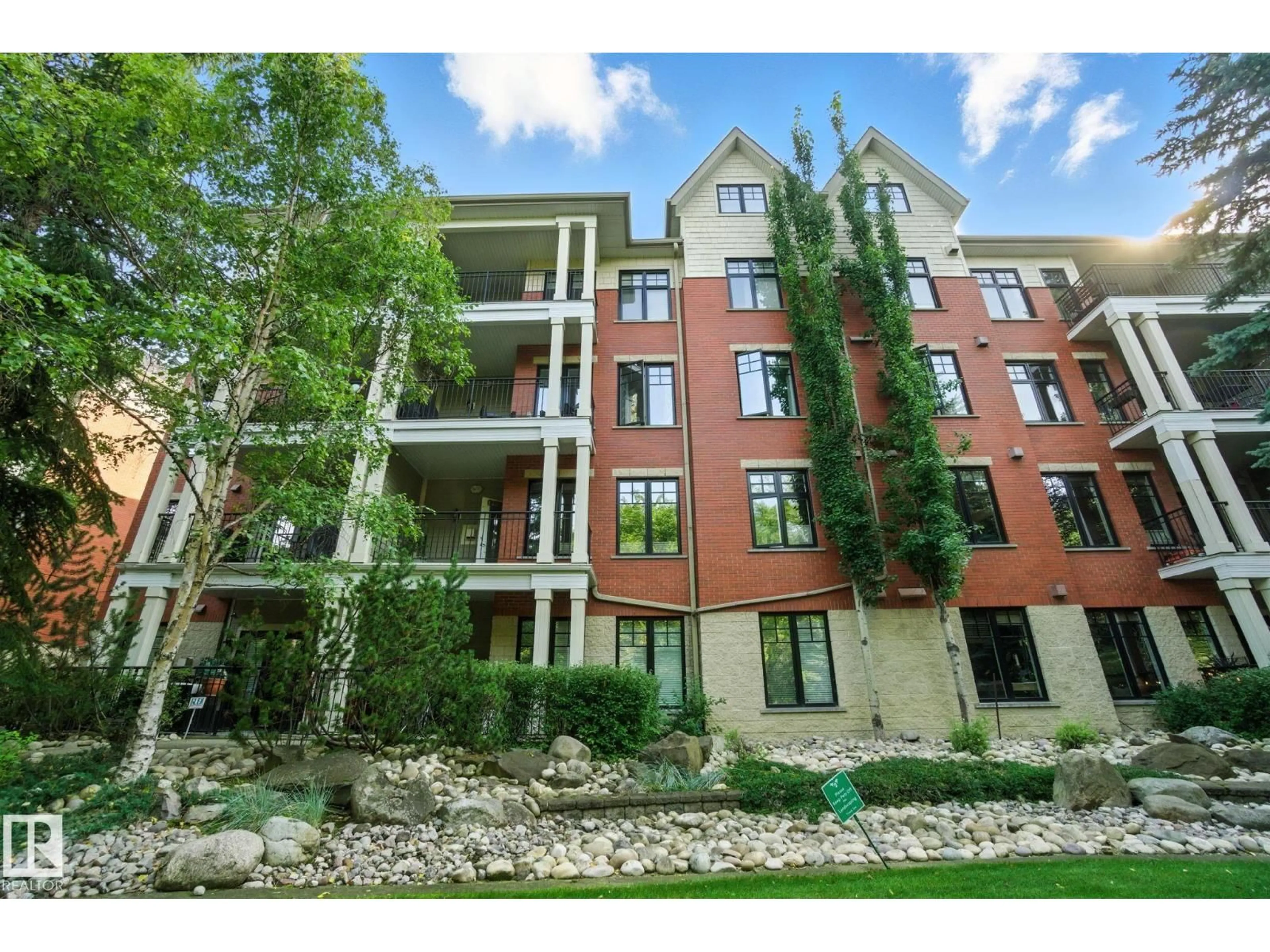 Unknown for 305 - 9819 96A ST NW, Edmonton Alberta T6A4A2